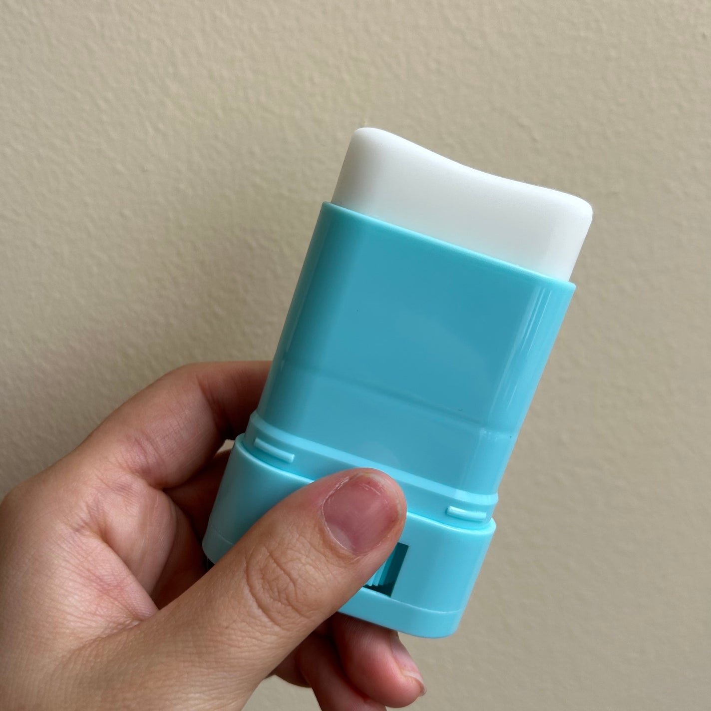 紫外線予報 さらさらUVスティックF/紫外線予報/日焼け止めスティックを使ったクチコミ(3枚目)