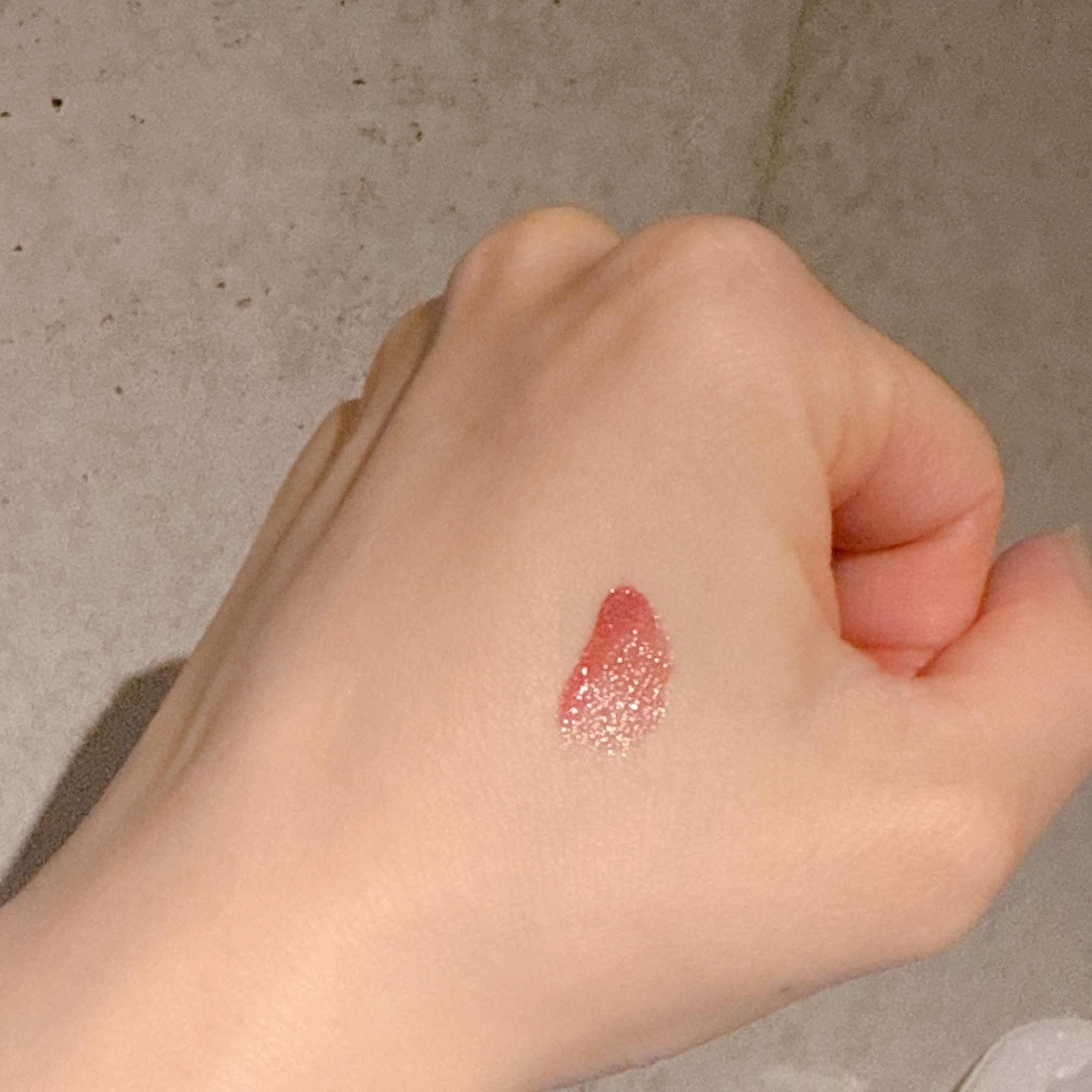 アップトゥーミー　ハグマイリップ　カラーロックプランパー/up2me/リッププランパーを使ったクチコミ（3枚目）