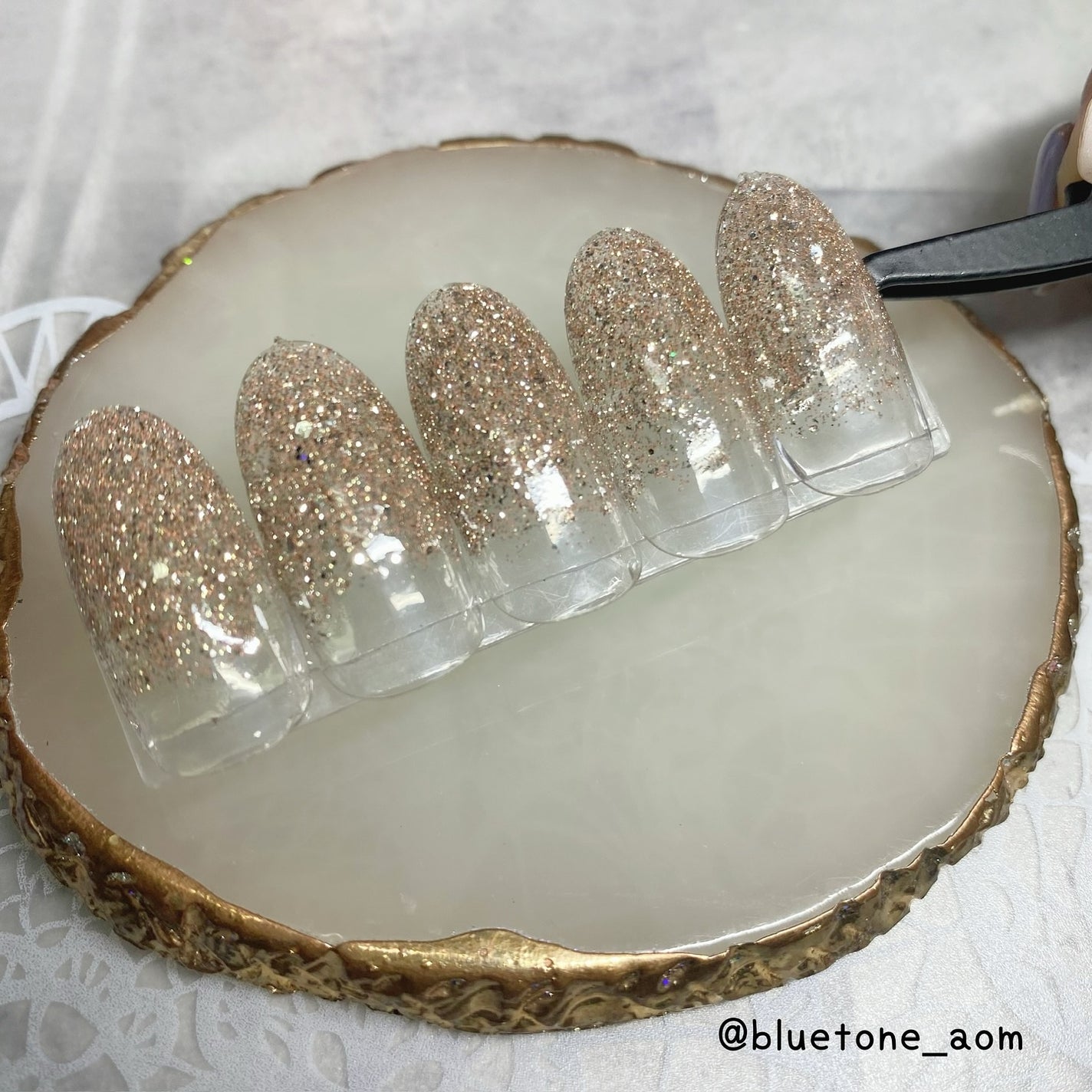 ⋆͛🦖⋆͛aomi on LIPS 「オリジナルフラッシュブロンズちゃん最高に雑なラメグラです。笑ラ..」(2枚目)