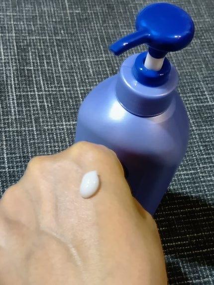 ニベア ルーセントビューティ ディープモイスチャー 浸透保湿美容液ボディミルク リッチローズの香り/ニベア/ボディミルクを使ったクチコミ(5枚目)