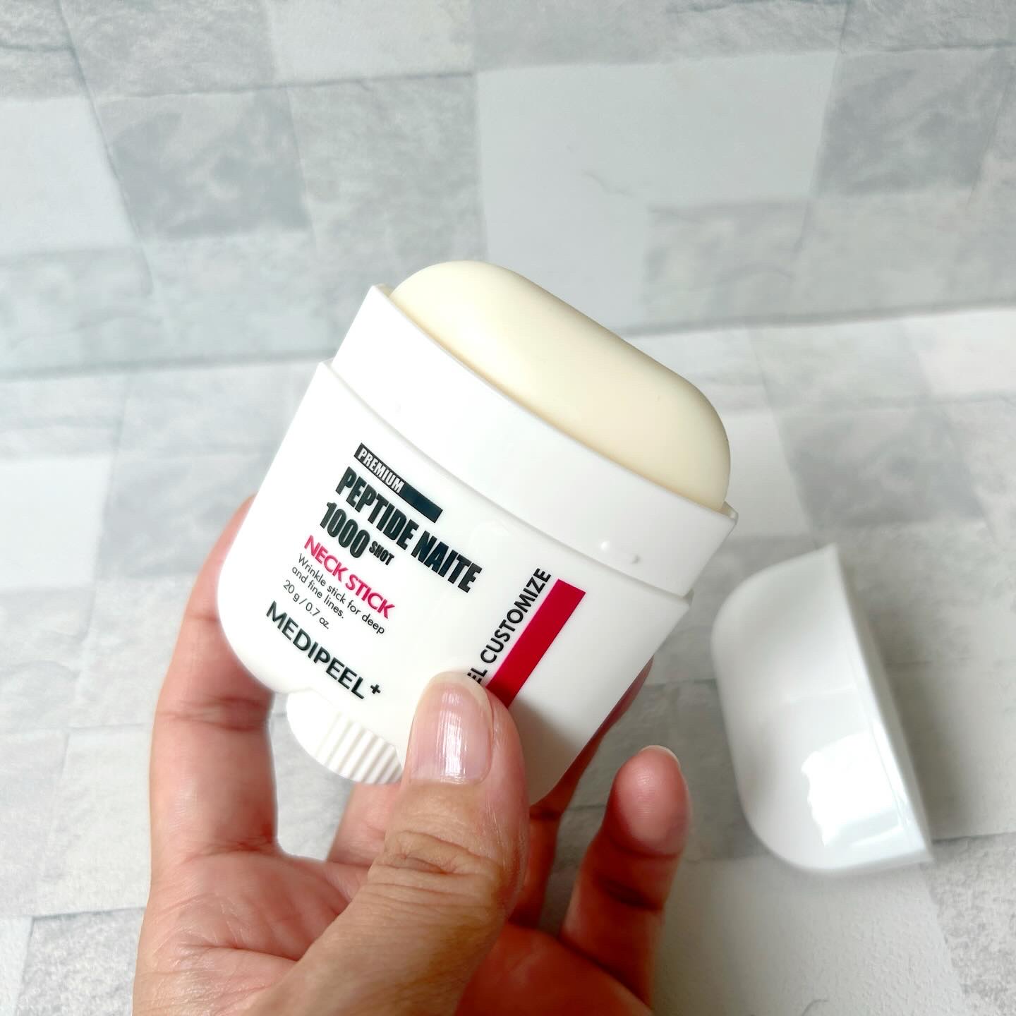 プレミアムペプチドナイテ1000ショットネックスティック/MEDIPEEL/ネック・デコルテケアを使ったクチコミ（2枚目）