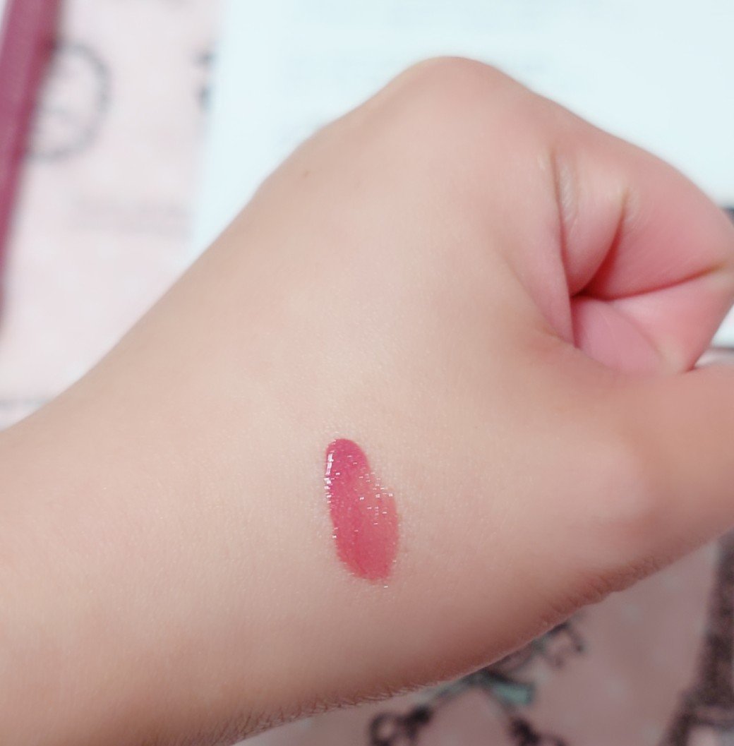 アップトゥーミー　ハグマイリップ　カラーロックプランパー/up2me/リッププランパーを使ったクチコミ（3枚目）