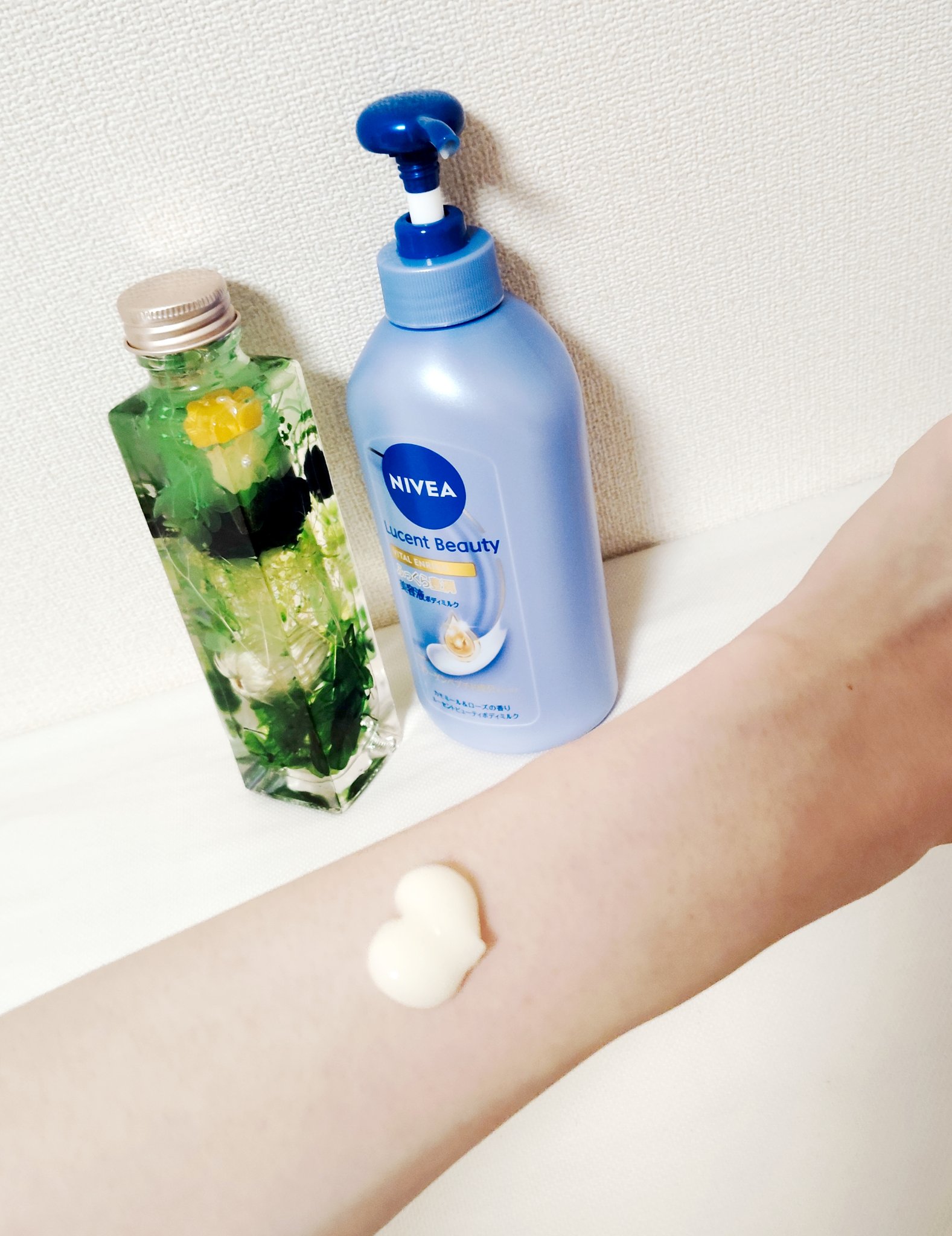 ニベア ルーセントビューティ バイタルエンリッチ ふっくら豊潤美容液ボディミルク カモミール&ローズの香り 330g/ニベア/ボディミルクを使ったクチコミ（3枚目）