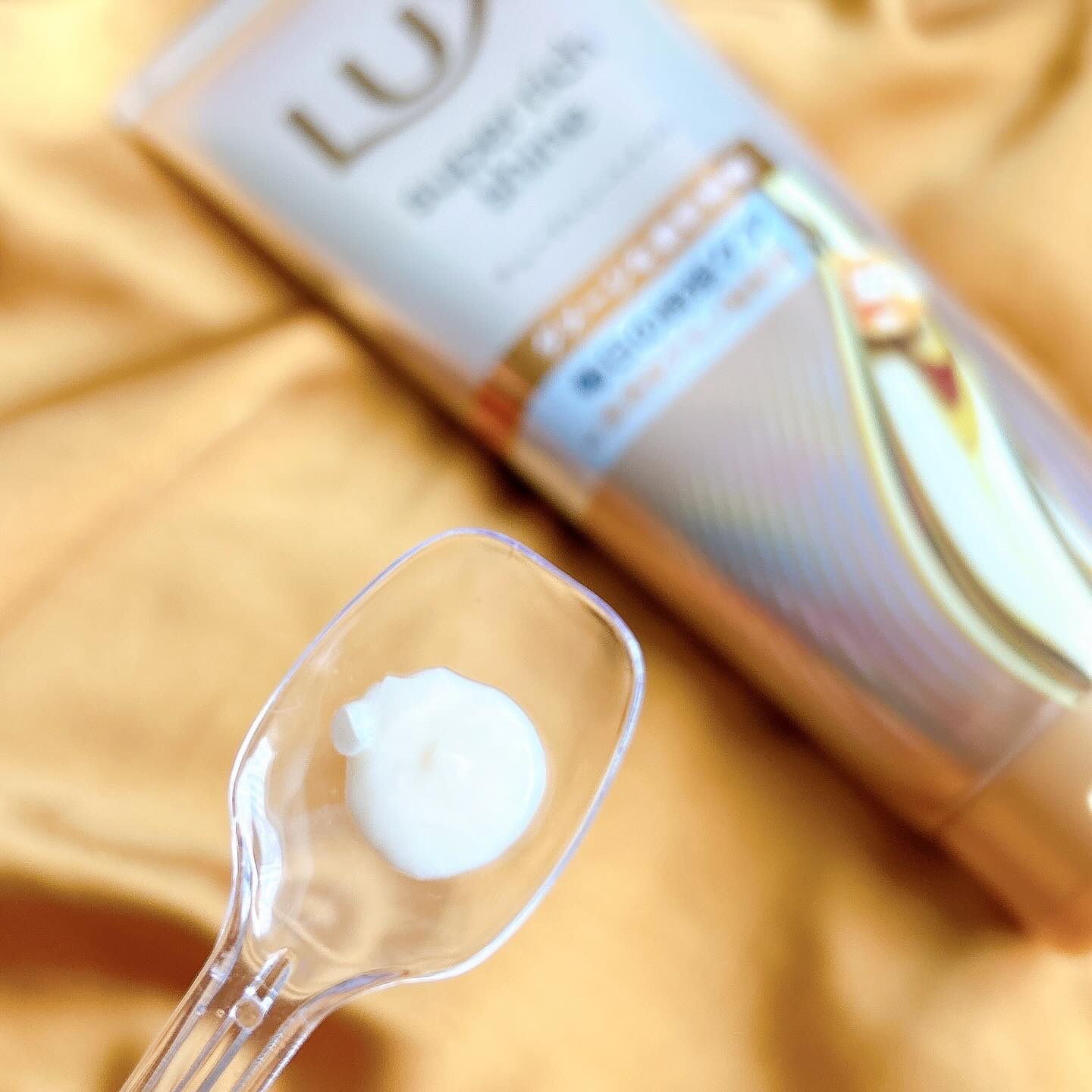 LUX ラックス　スーパーリッチシャイン ダメージリペア　補修チューブトリートメントのクチコミ「ラックス 
スーパーリッチシャイン　ダメージリペア　
補修チューブトリートメント

「ラックス.....」（2枚目）