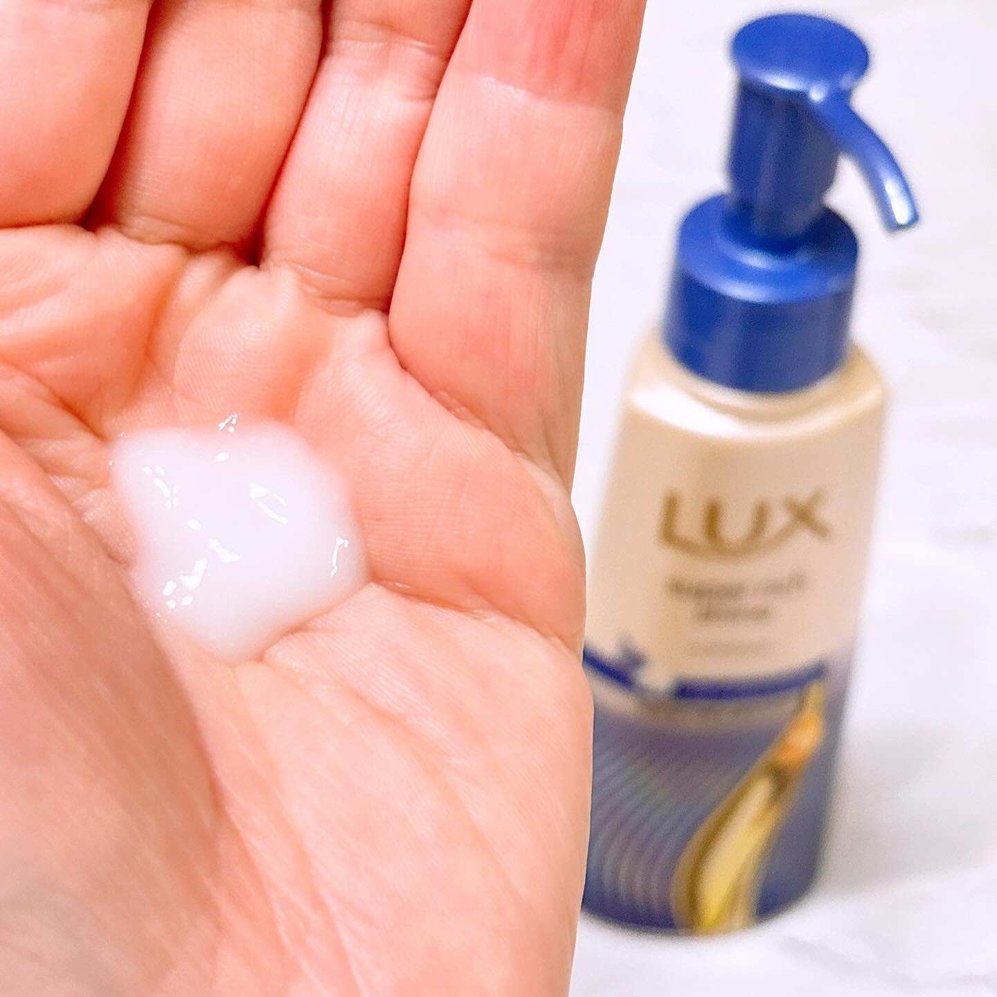 ラックス　スーパーリッチシャイン リラックスナイトケア　まとまりヘアミルク/LUX/ヘアミルクを使ったクチコミ（2枚目）