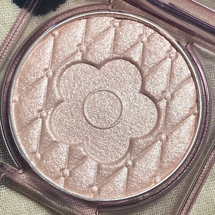 デイジードール パウダー ブラッシュ ブルーム/DAISY DOLL by MARY QUANT/パウダーチークを使ったクチコミ(2枚目)