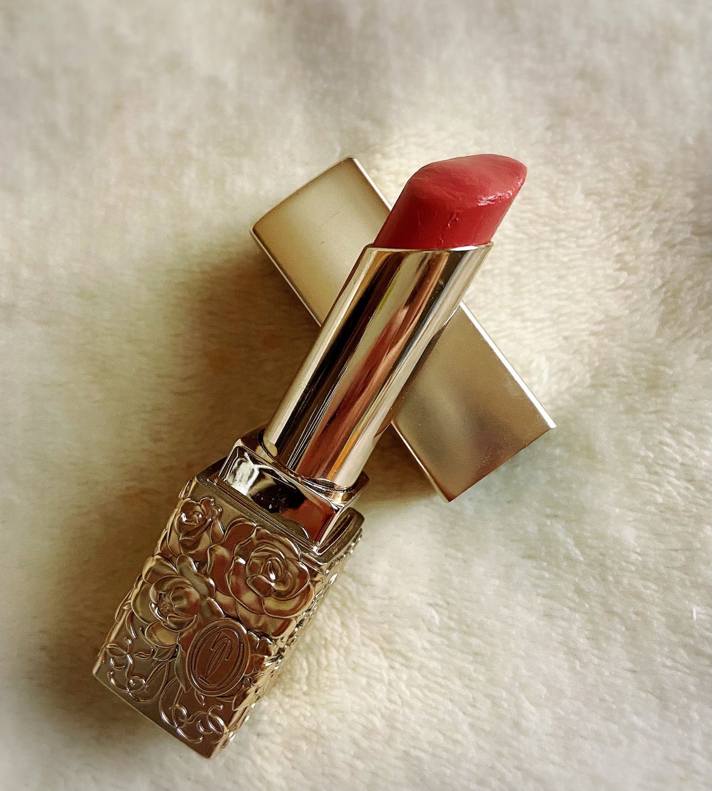 min on LIPS 「トワニーララブーケ ルージュグロッシー💄✨カラーロイヤルベージ..」(1枚目)