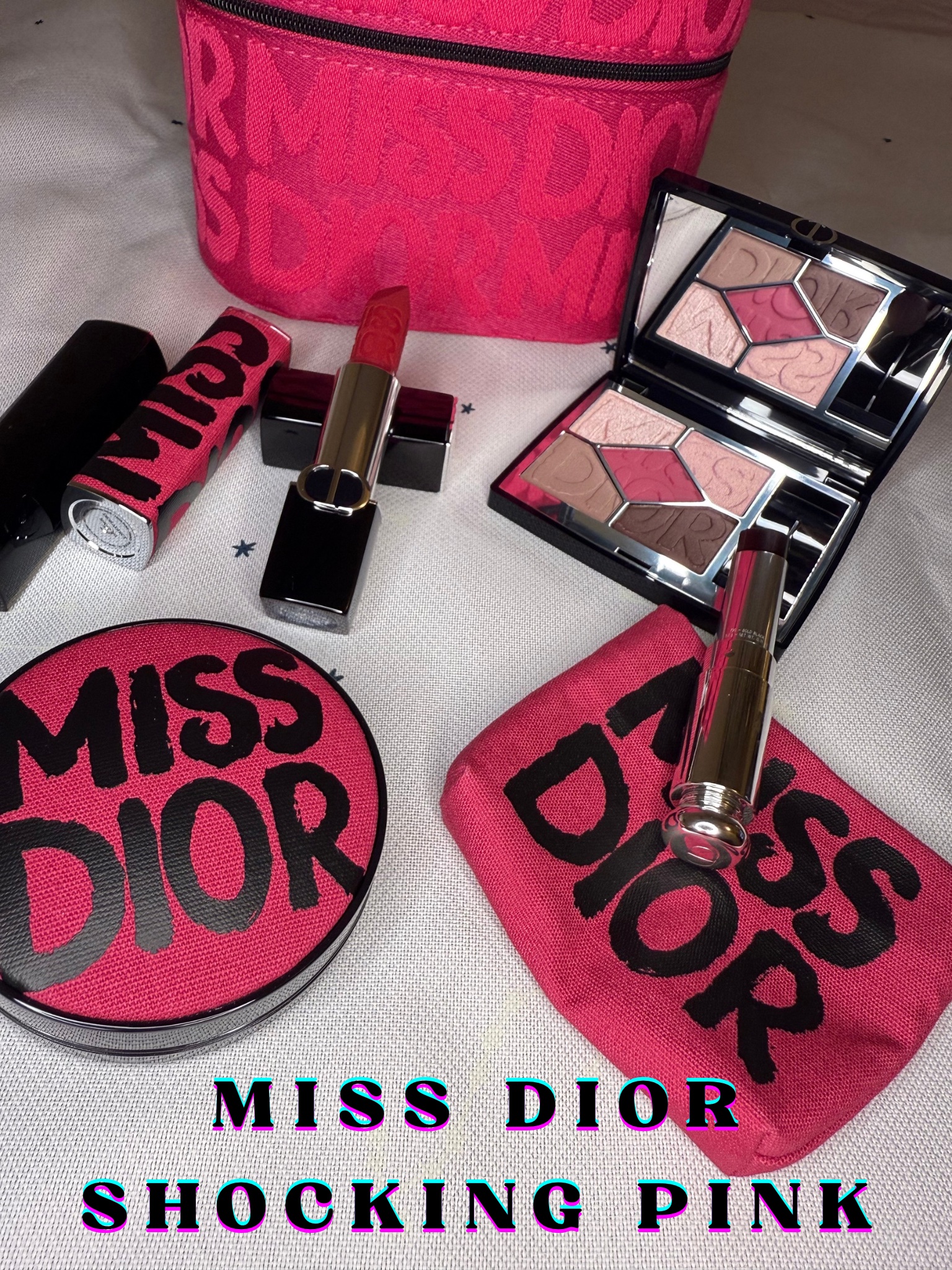 Christian dior ショッキング　ピンク　クッション Christian dior ショッキングピンククッション