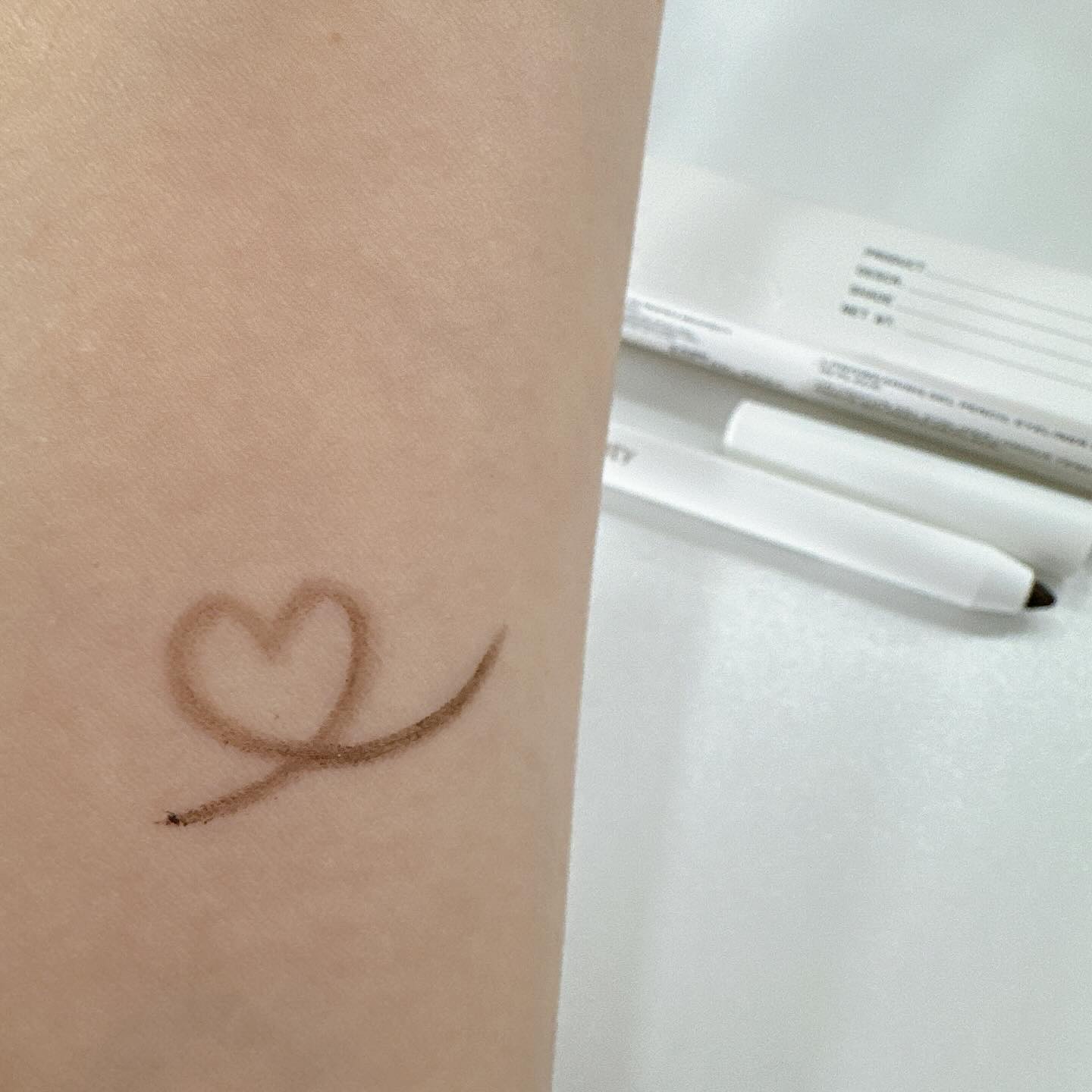 AT THE BORDERLINE GEL PENCIL EYELINER/r.e.m.beauty/ペンシルアイライナーを使ったクチコミ（2枚目）