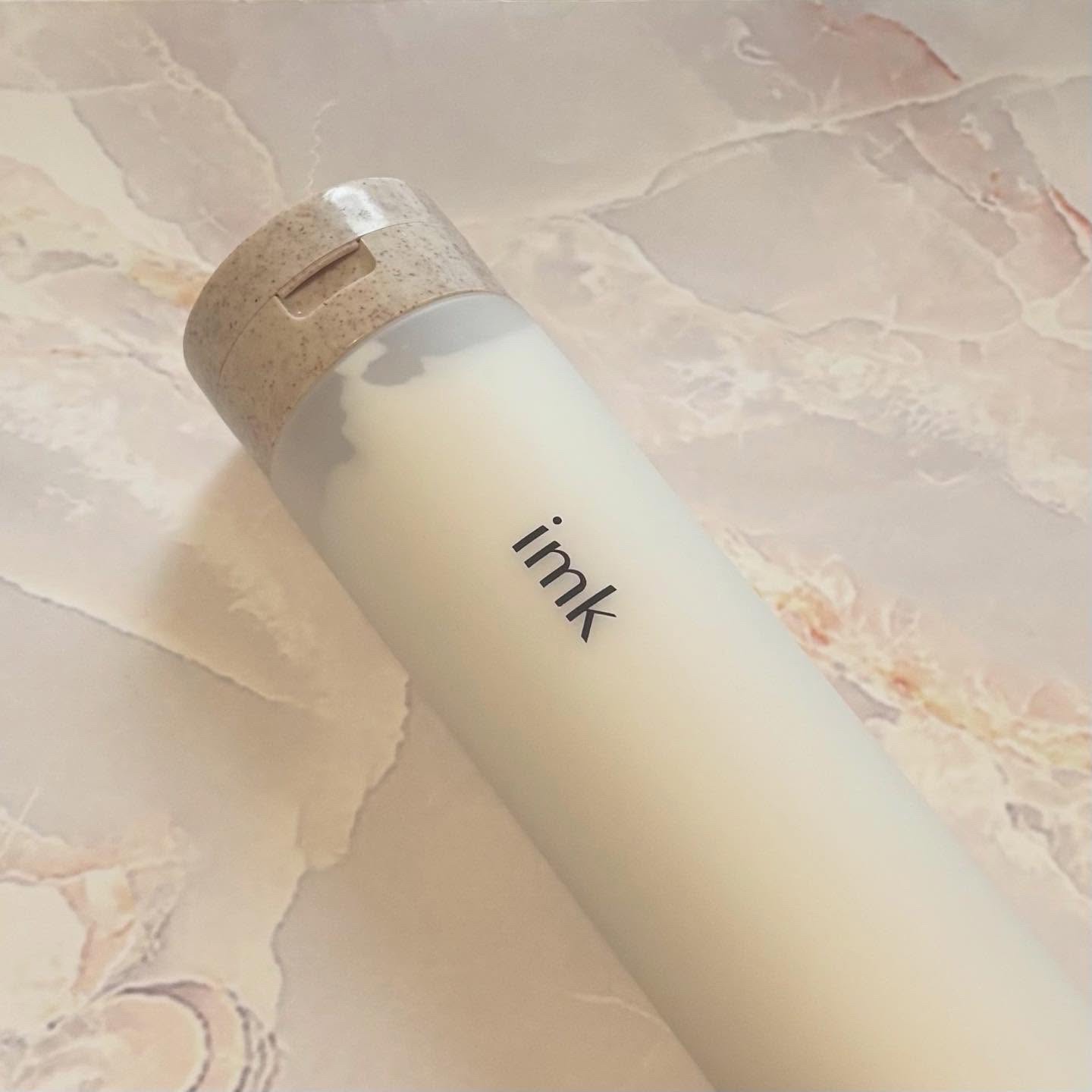 🌟imk
HPマスク

洗い流すヘアトリートメント。

ナチュラルなパッケージデザインが素敵！

乳液のようなぷるっとしたテクスチャー。

週に1〜2回の使用が目安だそう。

上品なジャスミンの香り💐

☝️使い方
STEP 1：いつも