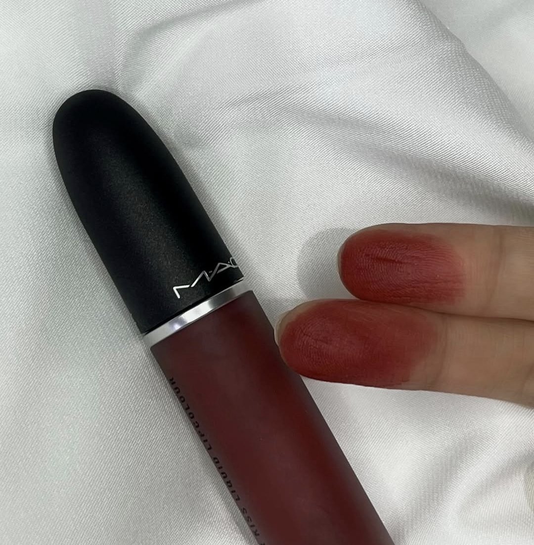 M・A・Cパウダーキス リップスティックデボーテッド トゥ チリ

深みのある色だから使うのが難しかった！！