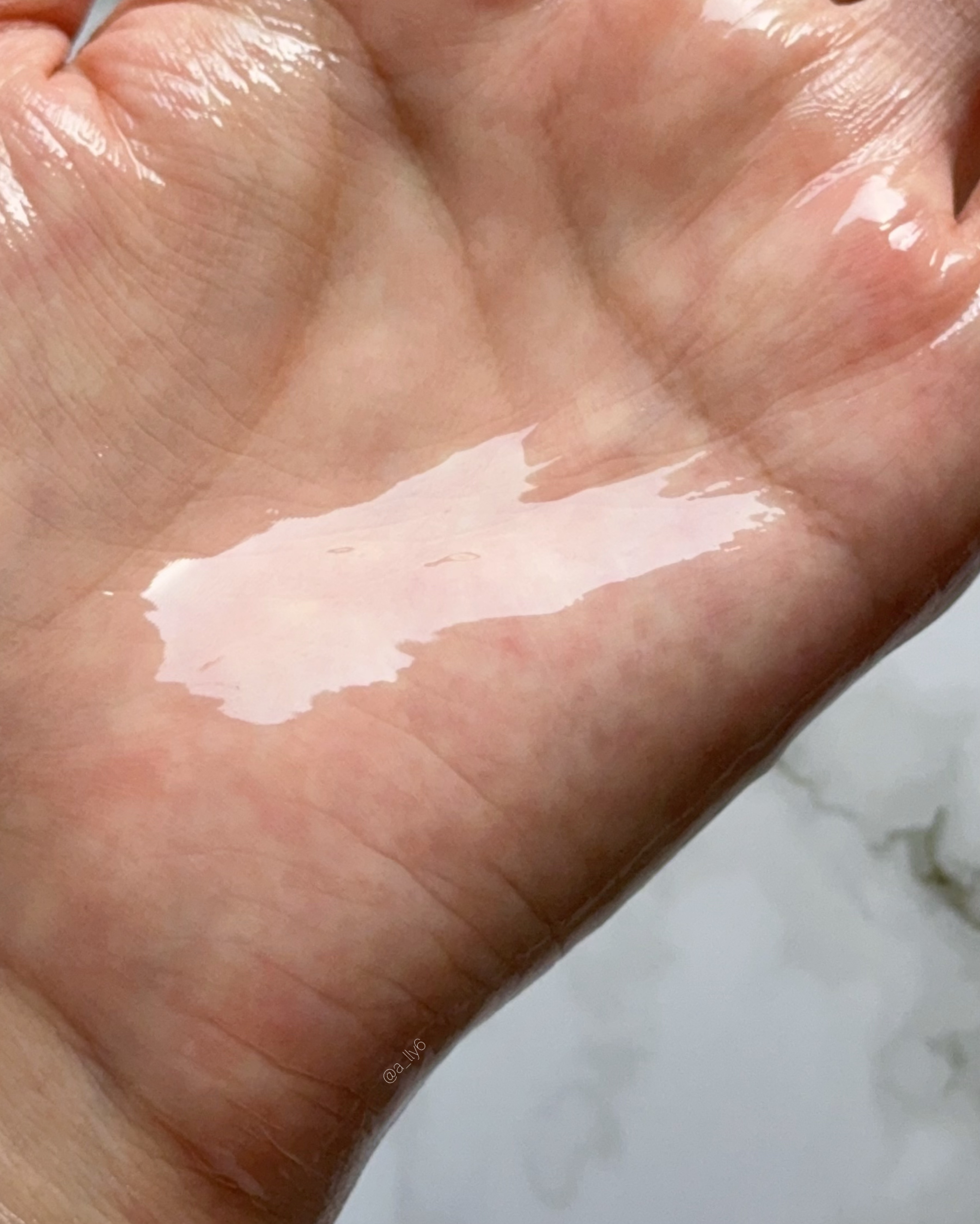 フリズカーミングコントロールオイル/UNOVE/ヘアオイルを使ったクチコミ（3枚目）