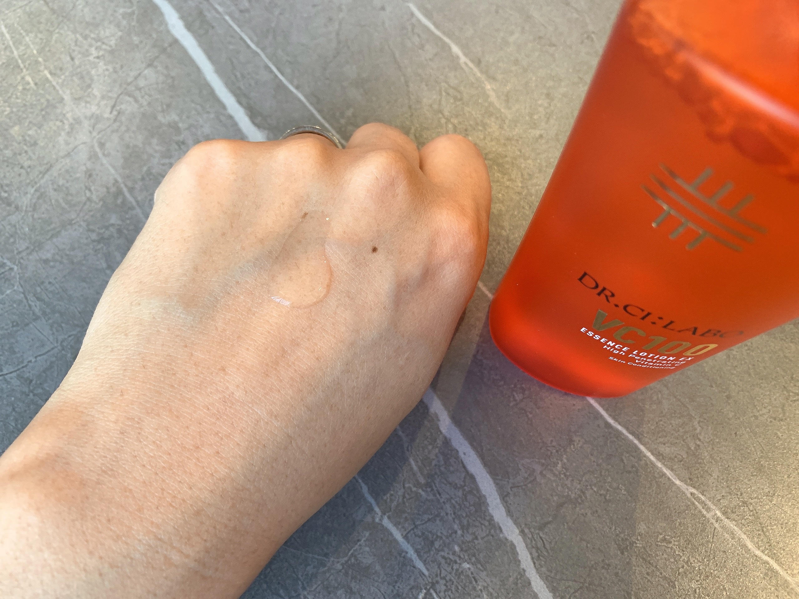 VC100エッセンスローション EX/ドクターシーラボⓇ/化粧水を使ったクチコミ（2枚目）