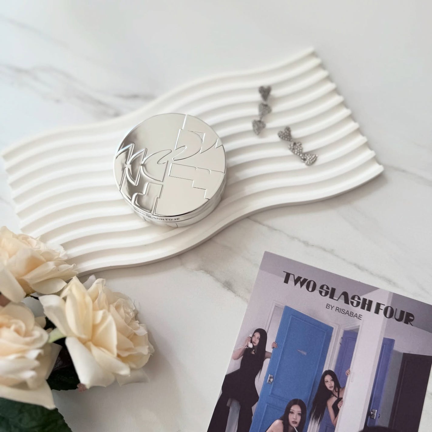 エンジェリックサテンクッション/TWO SLASH FOUR/クッションファンデーションを使ったクチコミ(1枚目)