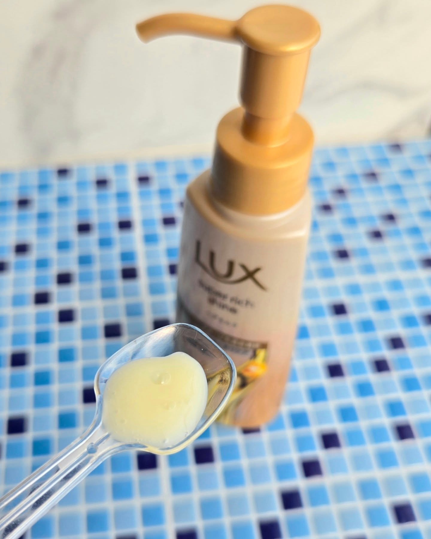 ラックス　スーパーリッチシャイン  ダメージリペア　補修ヘアミルク/LUX/ヘアミルクを使ったクチコミ（2枚目）