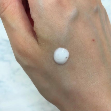 ニベア ルーセントビューティ ディープモイスチャー 浸透保湿美容液ボディミルク リッチローズの香り/ニベア/ボディミルクを使ったクチコミ(2枚目)