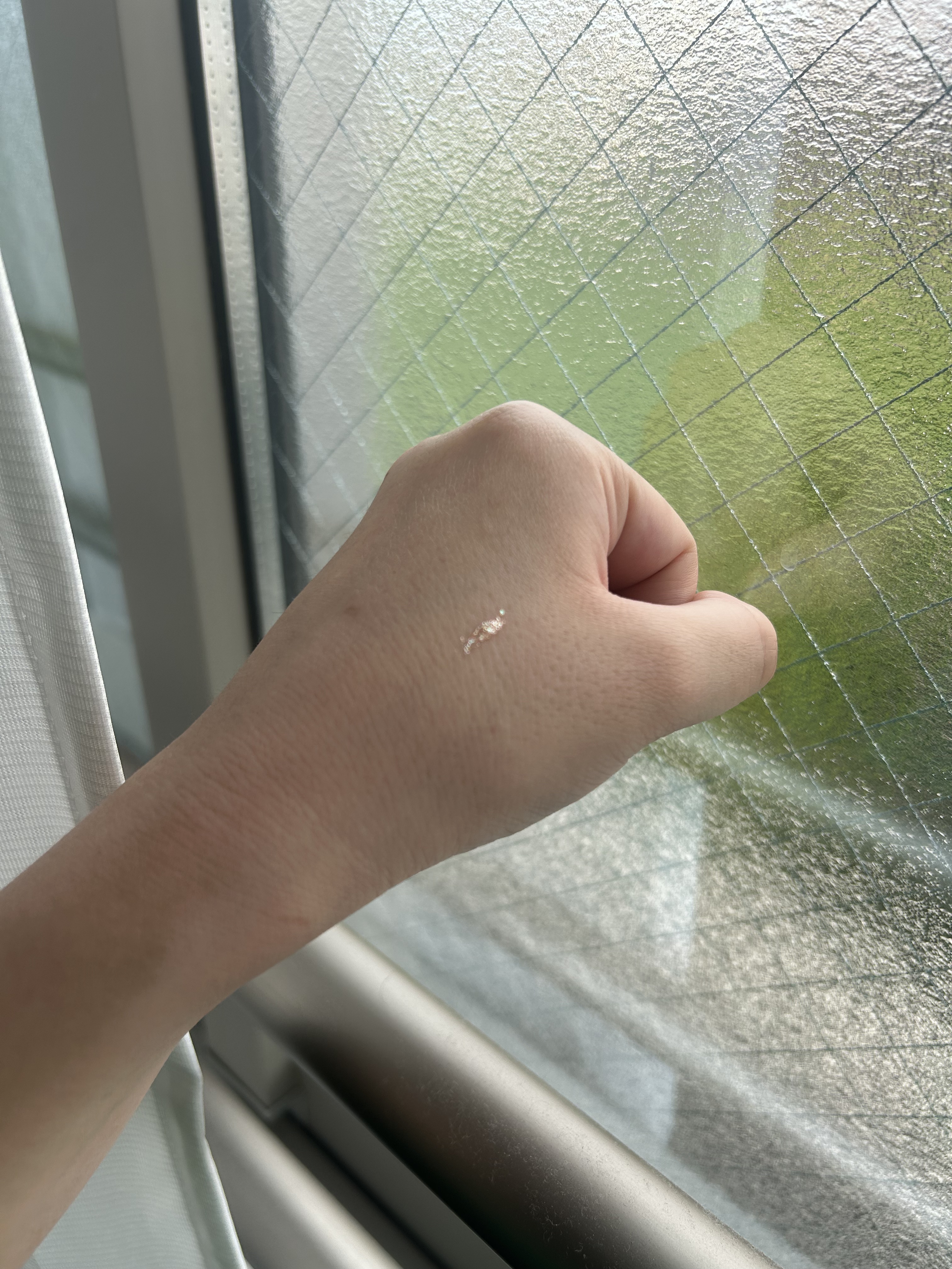 シピシピ グリッター イルミネーションライナー S/CipiCipi/リキッドアイライナーを使ったクチコミ（3枚目）