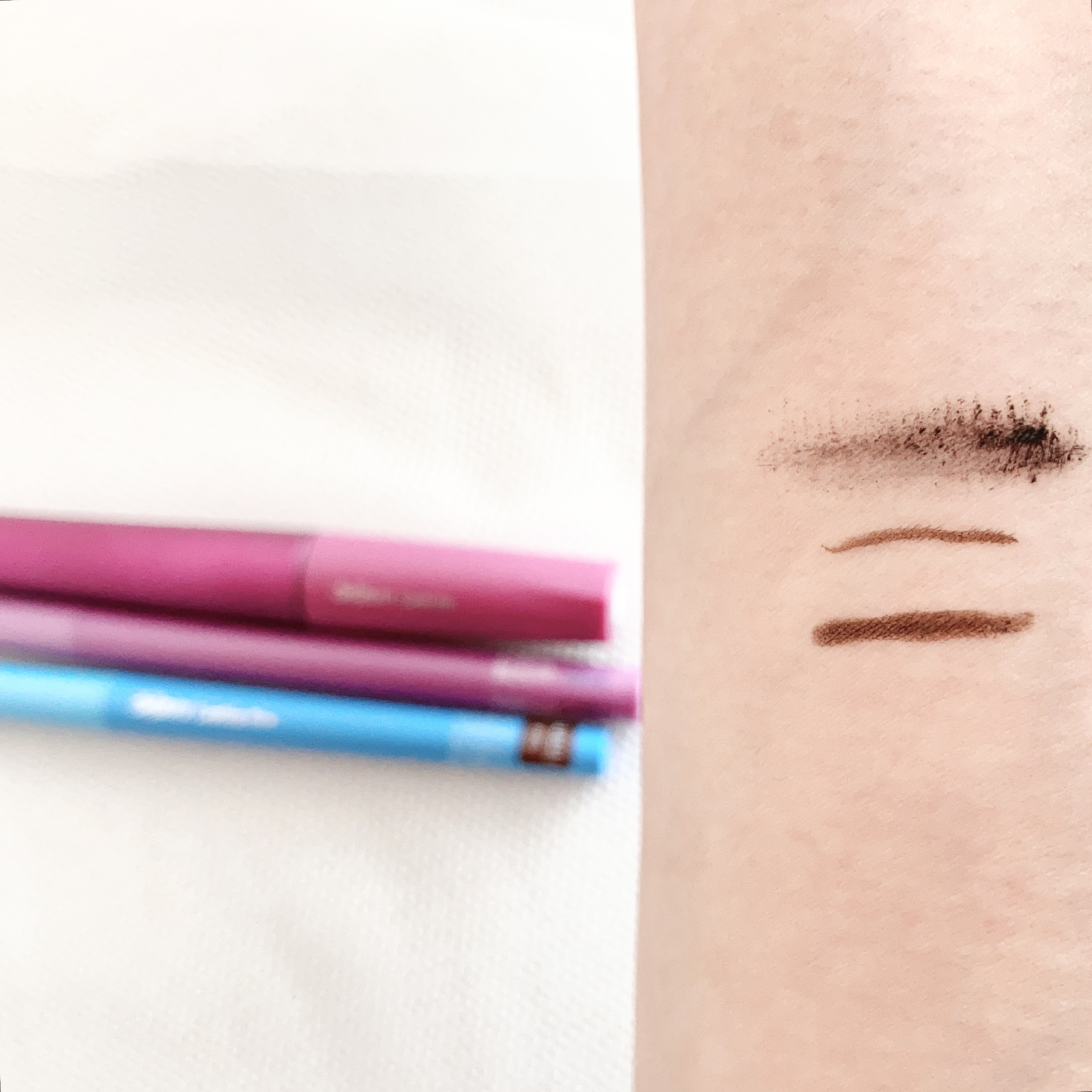 「密着アイライナー」ショート筆リキッド/デジャヴュ/リキッドアイライナーを使ったクチコミ（2枚目）