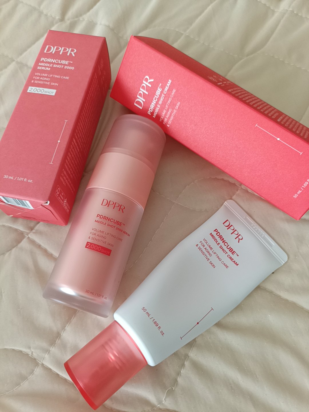 針美容❣️　
💎PDRNキューブミドルショット2000セラム30ml
💎PDRNキューブミドルショットクリーム50ml 
.
PDRNで引き上げアプローチしてくれる
すぐれもの✨
.
年齢とともにたるんできてしまう
フェイスラインなど
