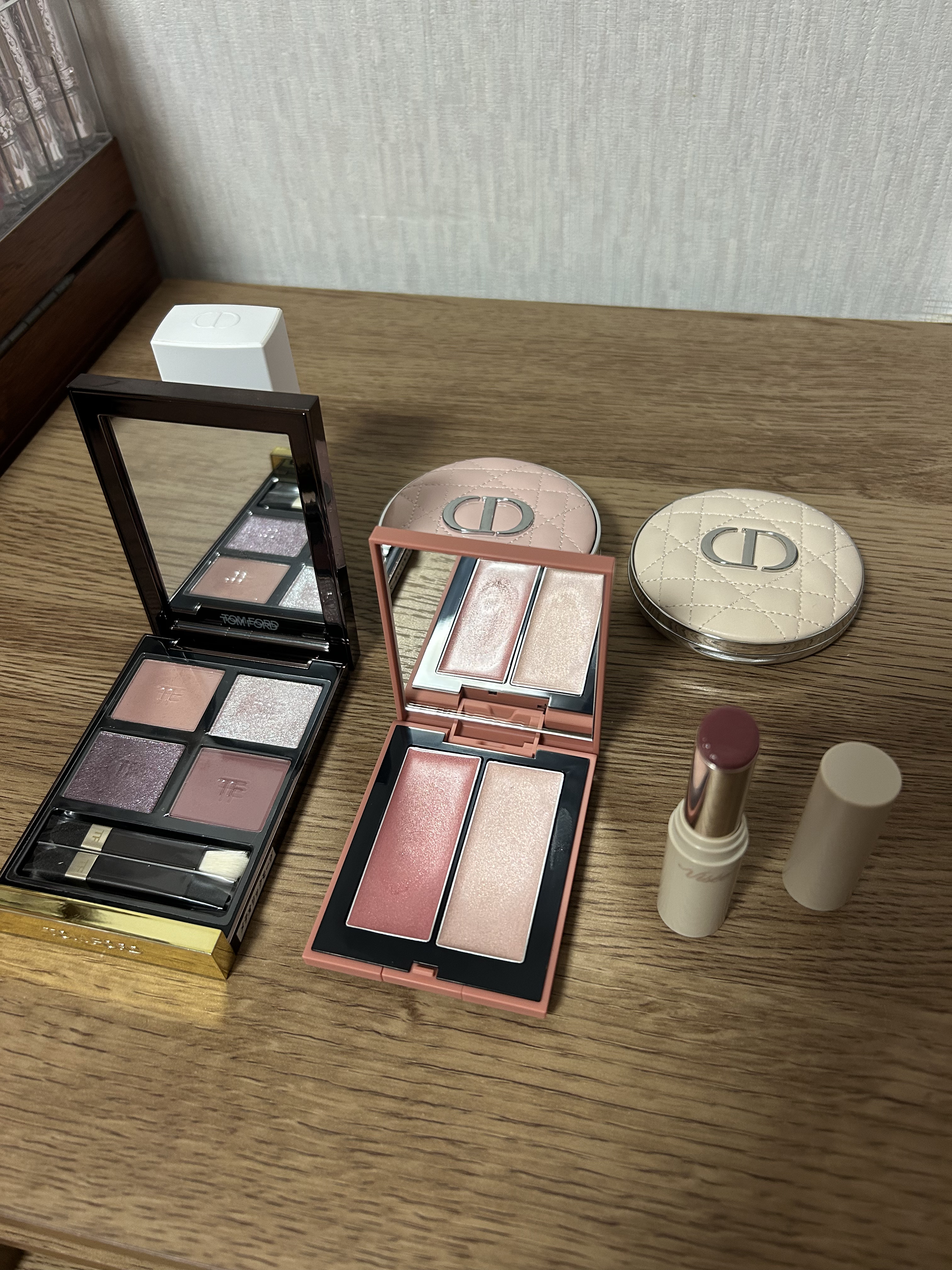 ディオールスキン フォーエヴァー ヌード マット フィルター/Dior/フェイスパウダーを使ったクチコミ（2枚目）