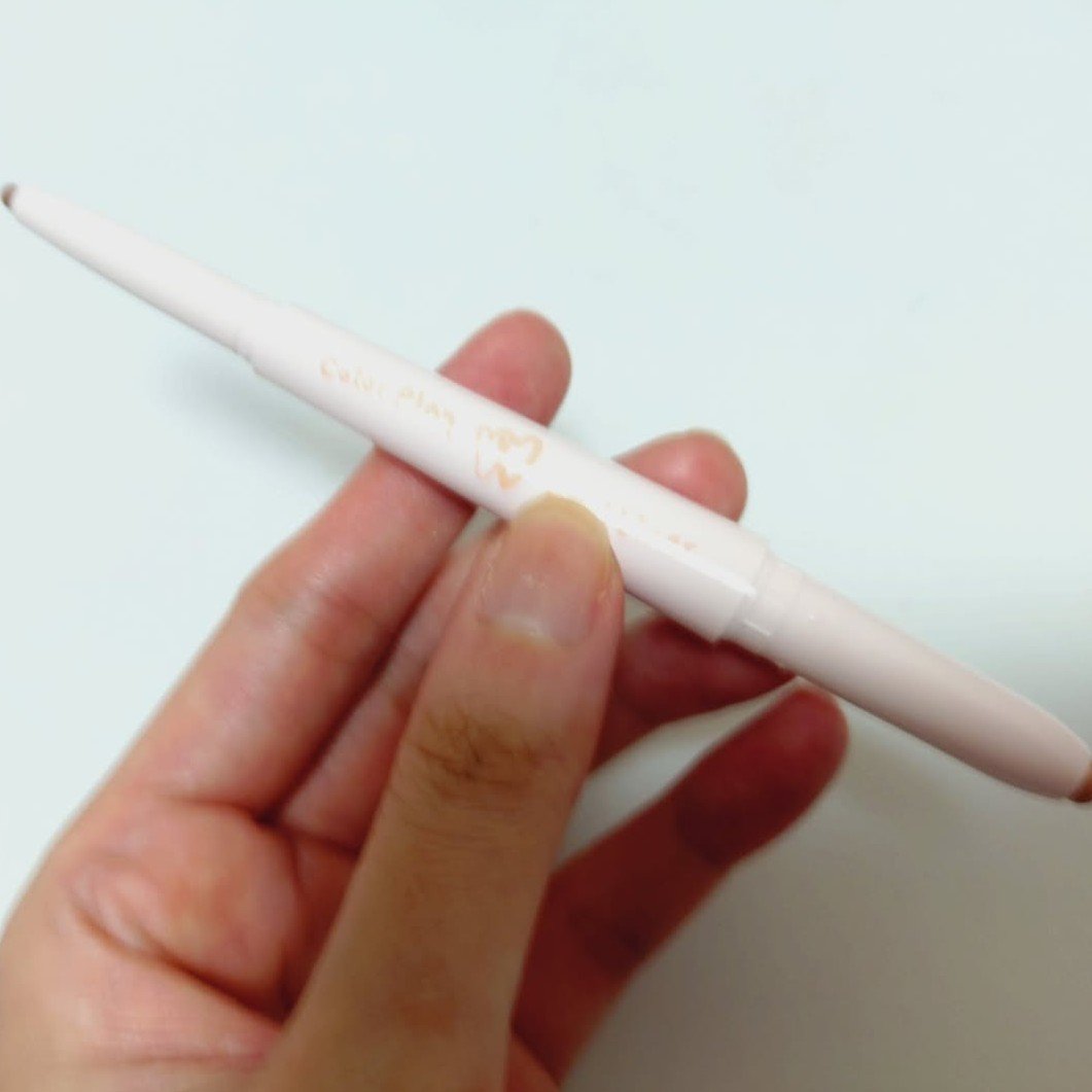 カラープレイデュアルライナー/2aN/スティックアイシャドウを使ったクチコミ（3枚目）