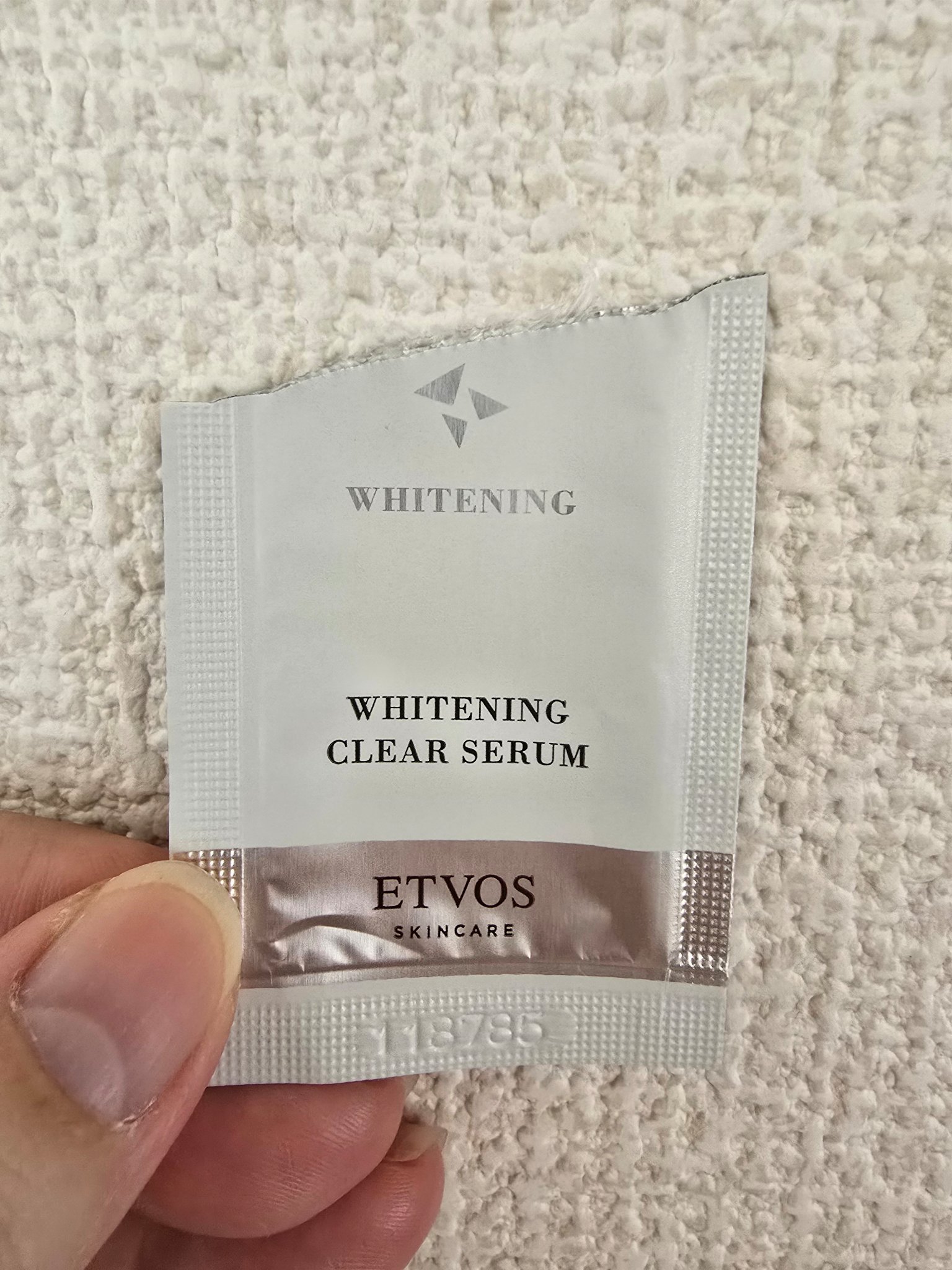 サンプル消化しましたm(_ _)m

久し振りに#ETVOS です❤
たまに使うといいです(  ˙-˙  )
サンプル使いまくっている中でもETVOSは優秀😊

美白美容液効果も高いので他のメーカーとの相性も抜群です❤
個人的には推せる(