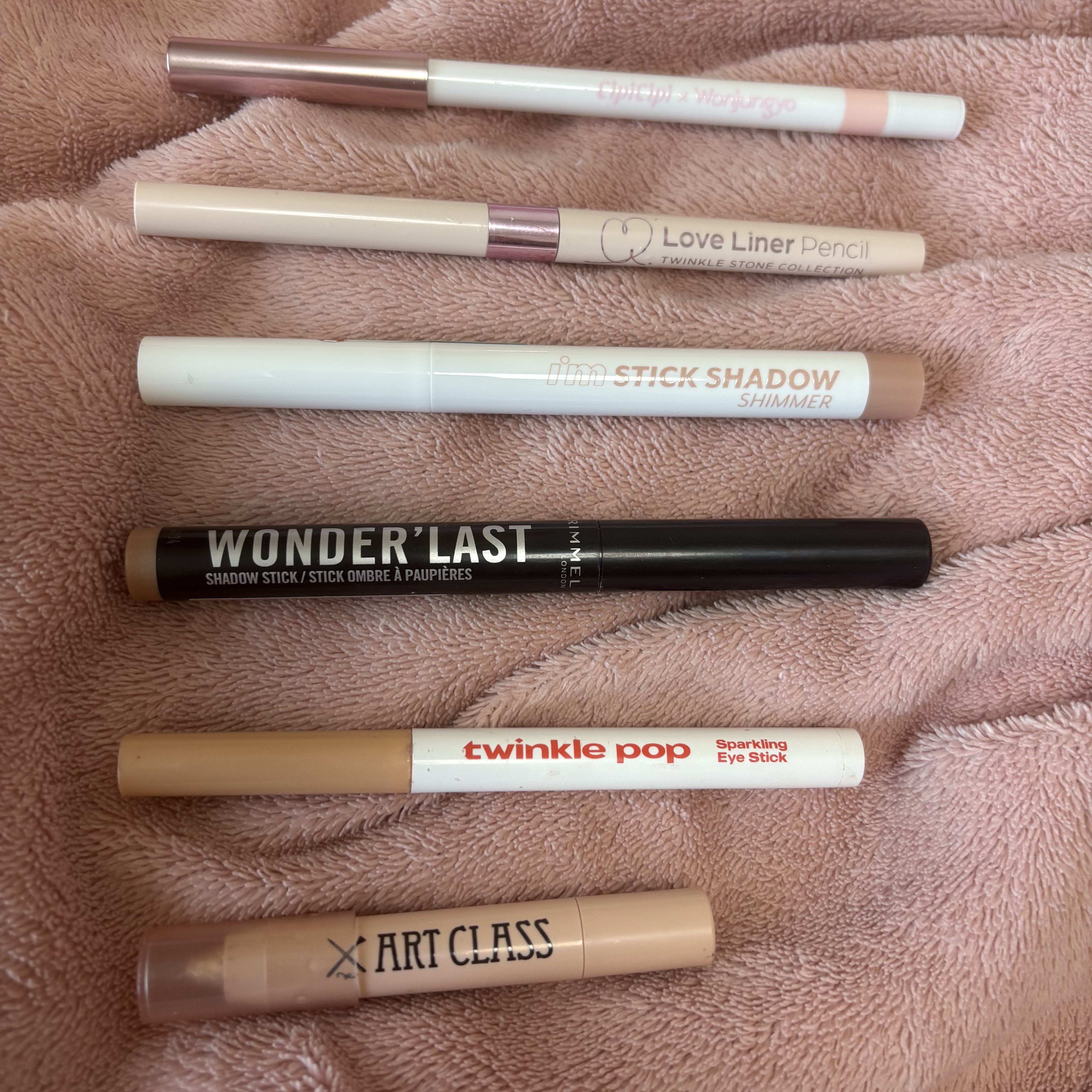 アイムスティックシャドウシマー/i’m meme/スティックアイシャドウを使ったクチコミ（1枚目）