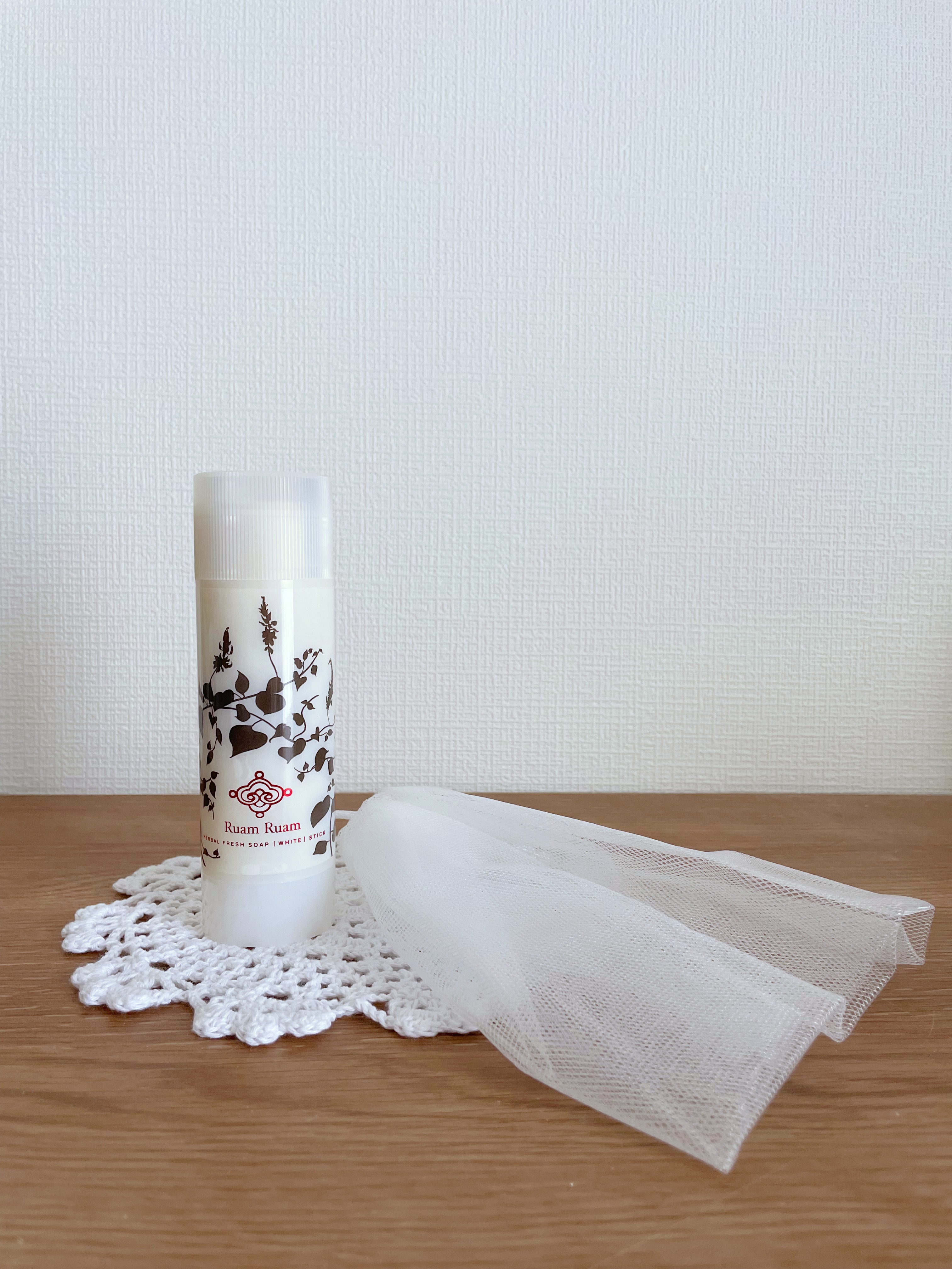 ルアンルアン

◽︎ 生せっけん🫧🫧

ホワイトクレイとベントナイト2種の天然クレイ配合していて古い角質や余分な皮脂をやさしくオフ‧˚₊*̥

泡立てネットも付いていてうれしい♡


使い始めて一ヵ月経ちました😊
ふわふわに見える泡だ