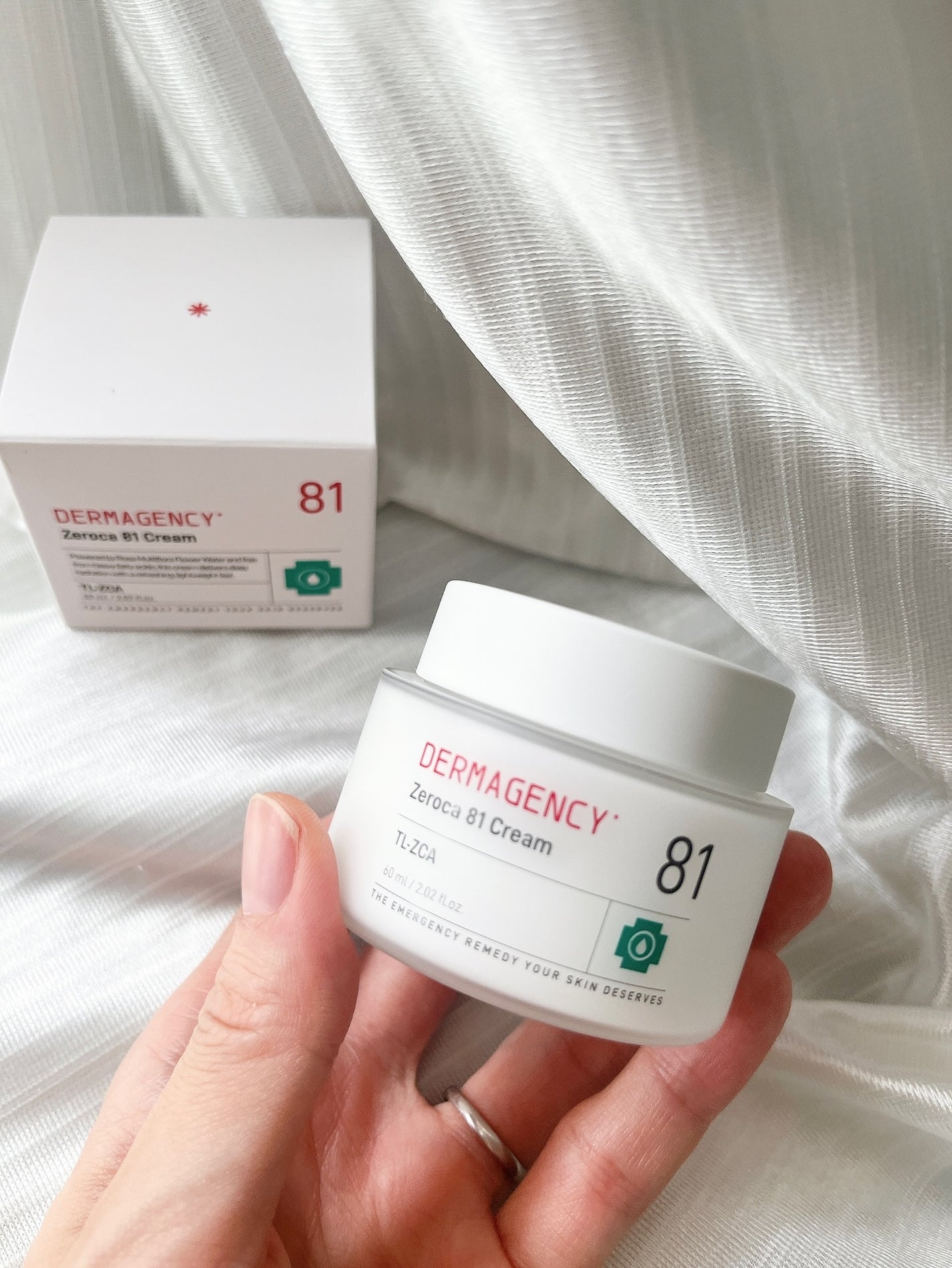 azuðãã©ãã on LIPS ã.ïŒã€ãã«8æ14æ¥ãæ¥æ¬åäžéžïŒéåœã§çºå£²æ©ã
話é¡ã®ã¹ãã³ã±..ãïŒ2æç®ïŒ