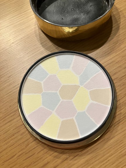 エレガンス ラ プードル オートニュアンス リクスィーズ/Elégance/プレストパウダーを使ったクチコミ(4枚目)