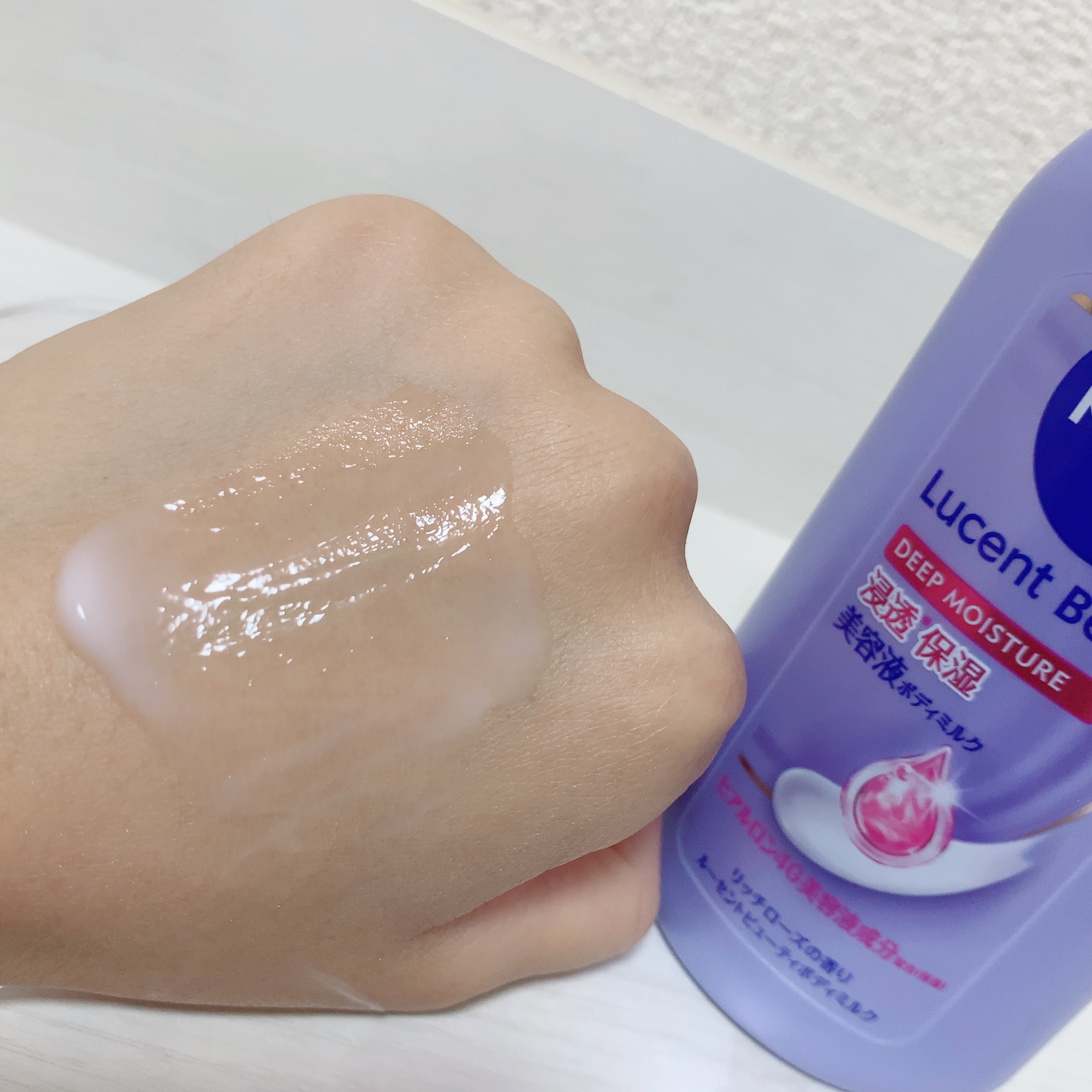 ニベア ルーセントビューティ ディープモイスチャー 浸透保湿美容液ボディミルク リッチローズの香り/ニベア/ボディミルクを使ったクチコミ（3枚目）