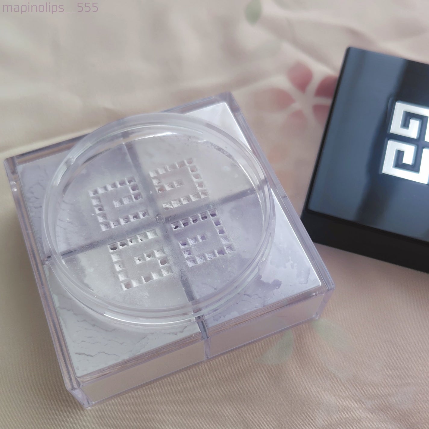 プリズム・リーブル/GIVENCHY/ルースパウダーを使ったクチコミ(2枚目)