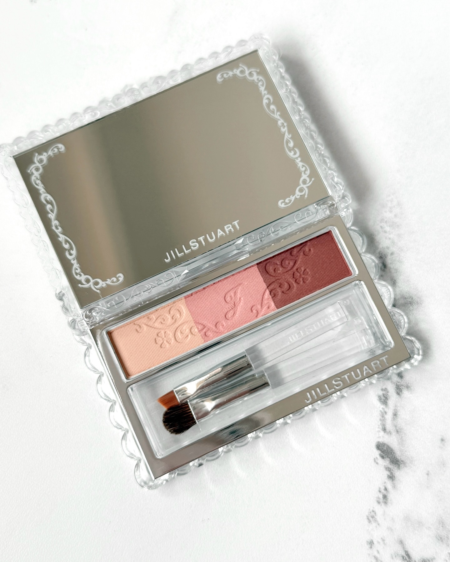 ジルスチュアート ブルームニュアンスブロウパレット/JILL STUART/パウダーアイブロウを使ったクチコミ（1枚目）