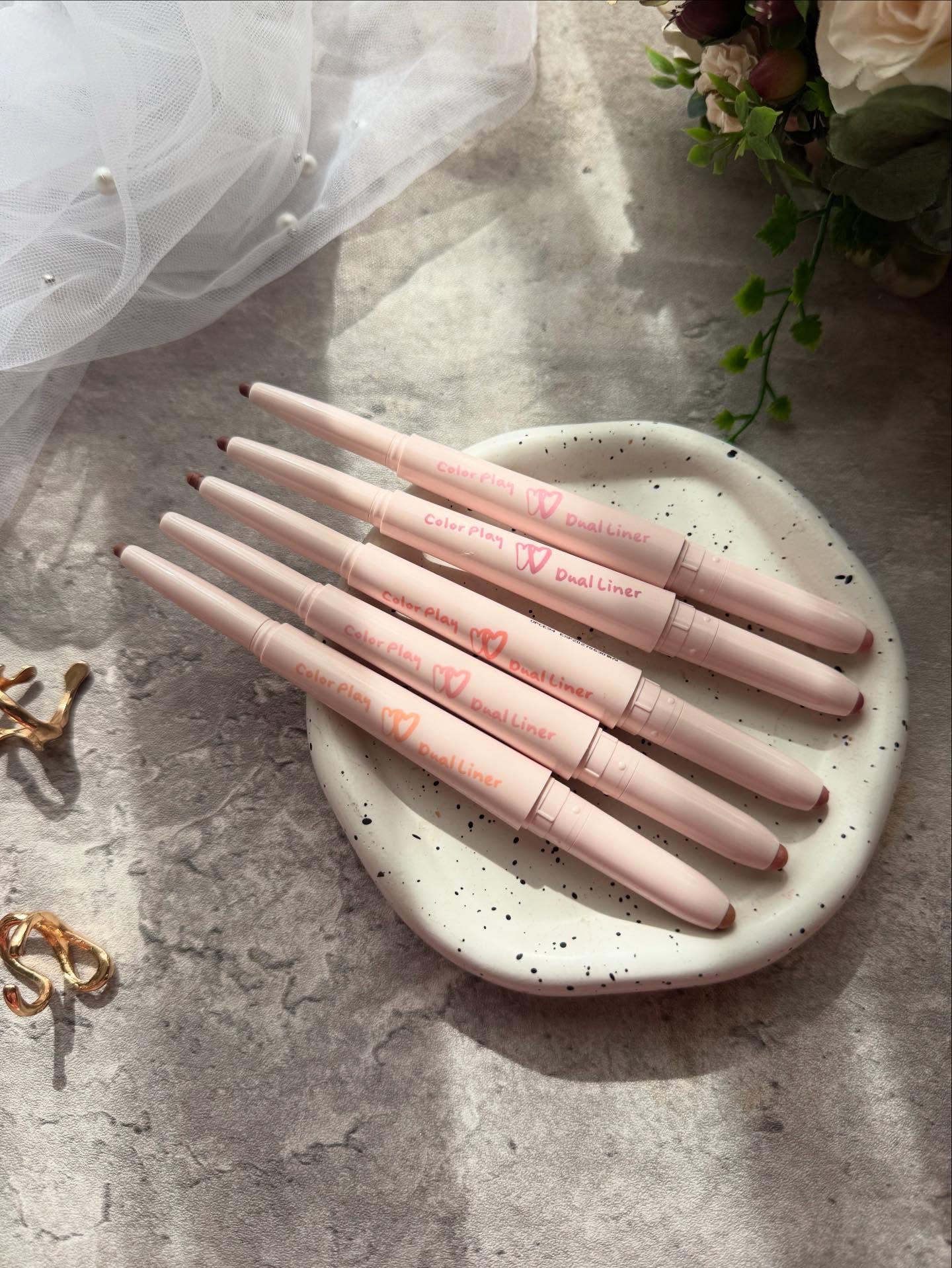 カラープレイデュアルライナー/2aN/スティックアイシャドウを使ったクチコミ（2枚目）