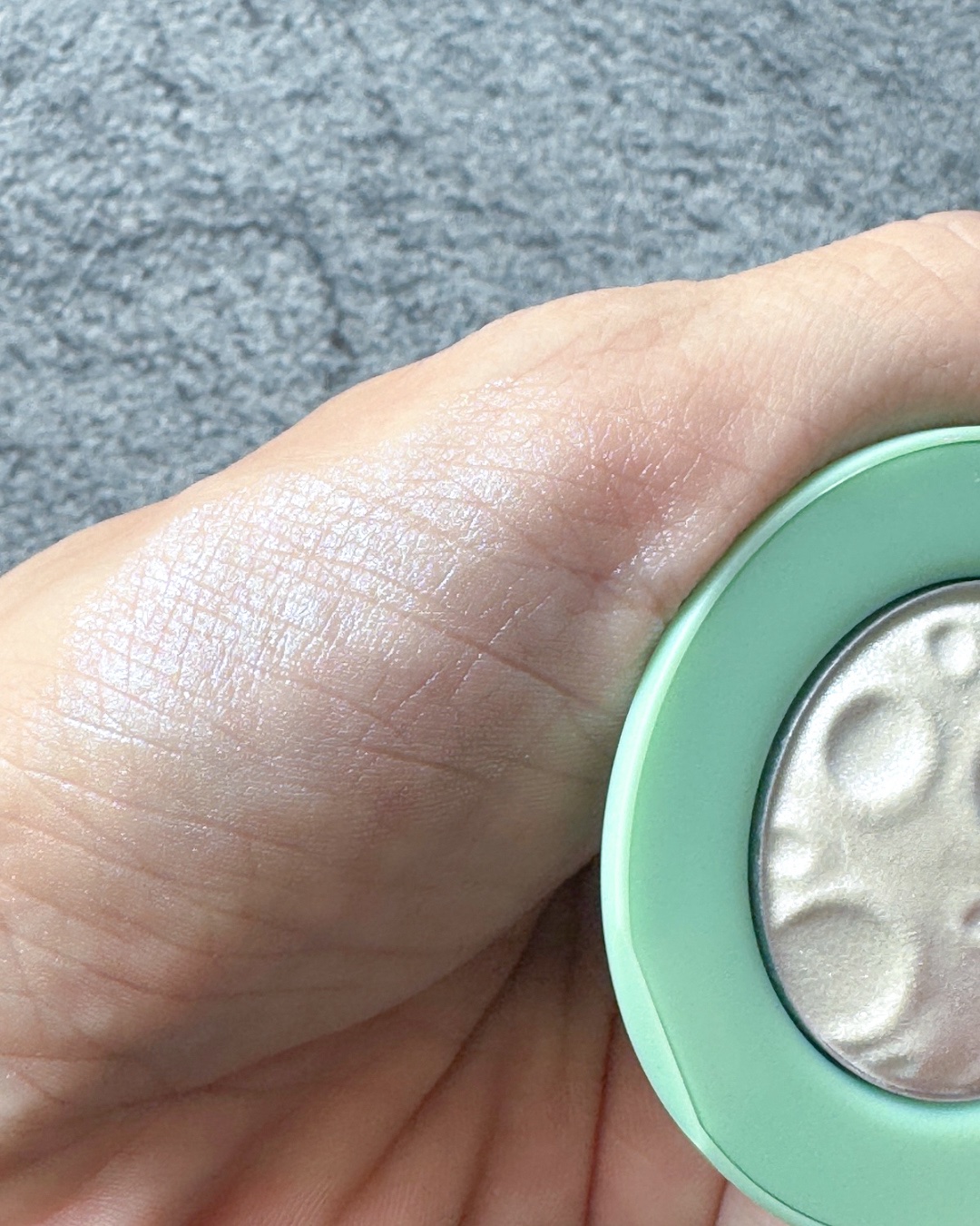 ルナグロウ ハイライター/SHEGLAM/パウダーハイライトを使ったクチコミ（3枚目）