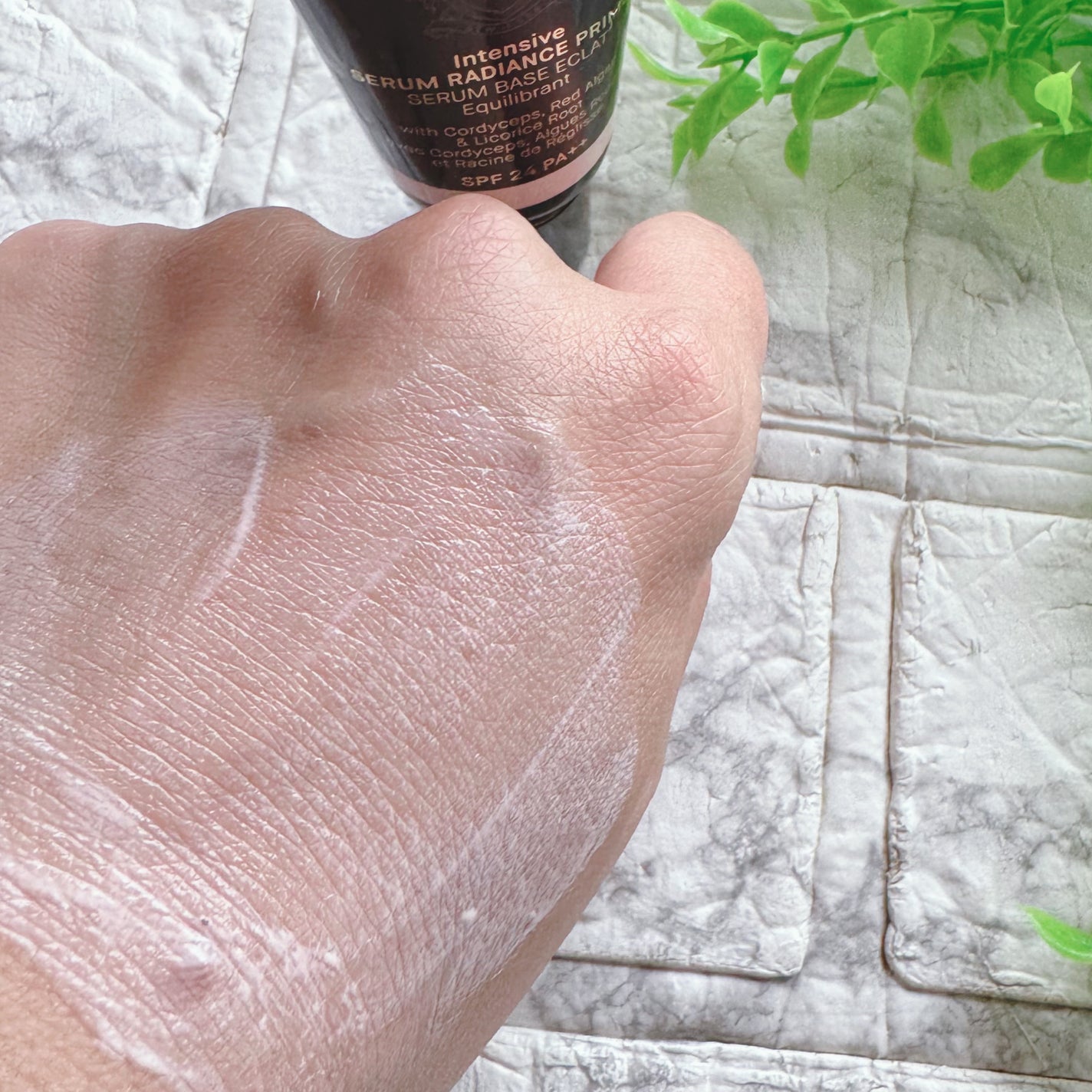 インテンシブ セラム ラディアンス プライマー/BOBBI BROWN/化粧下地を使ったクチコミ(4枚目)