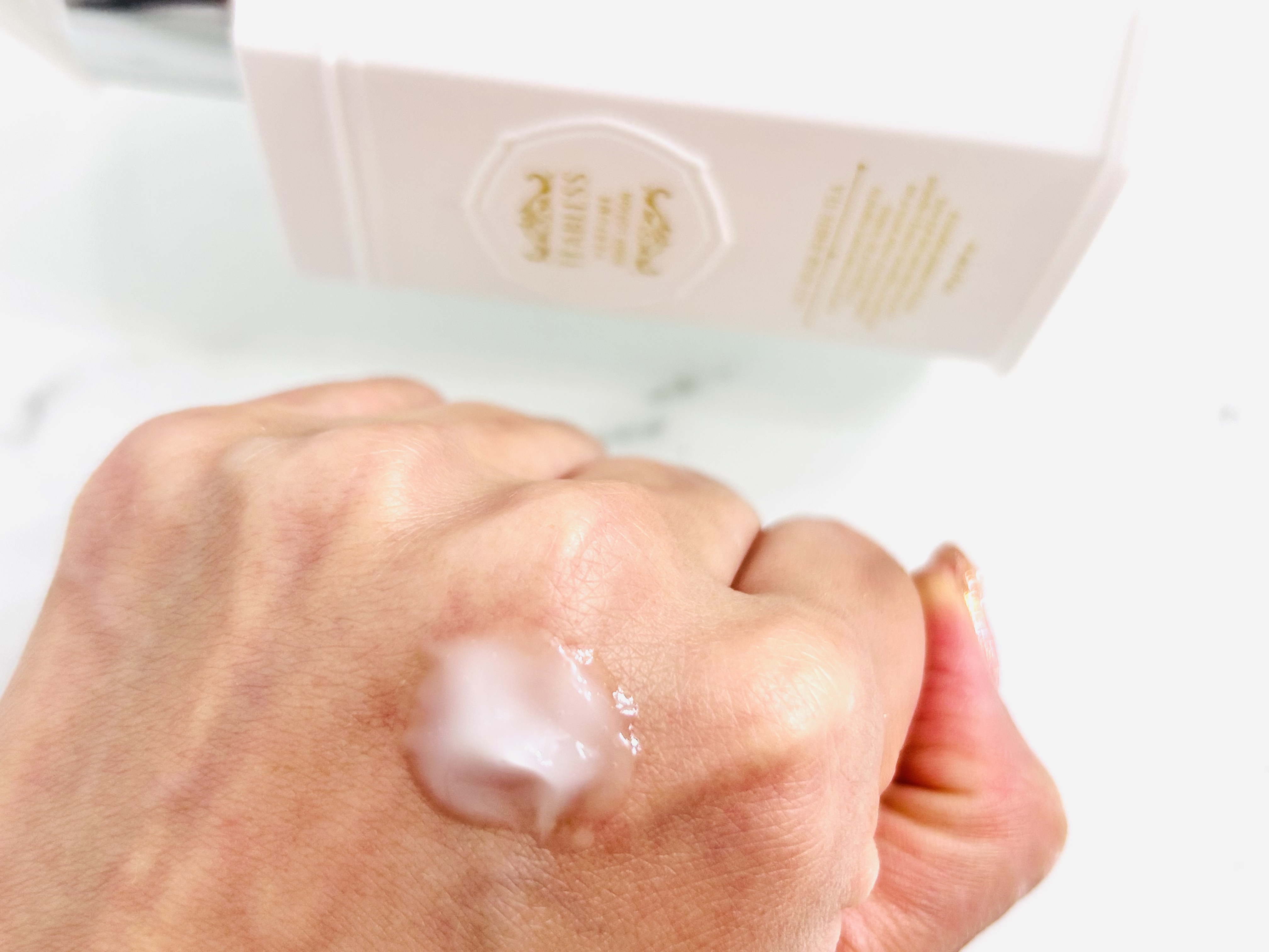 パフュームボディローション リリィムスクホワイトティー/TEABLESS/ボディローションを使ったクチコミ（2枚目）