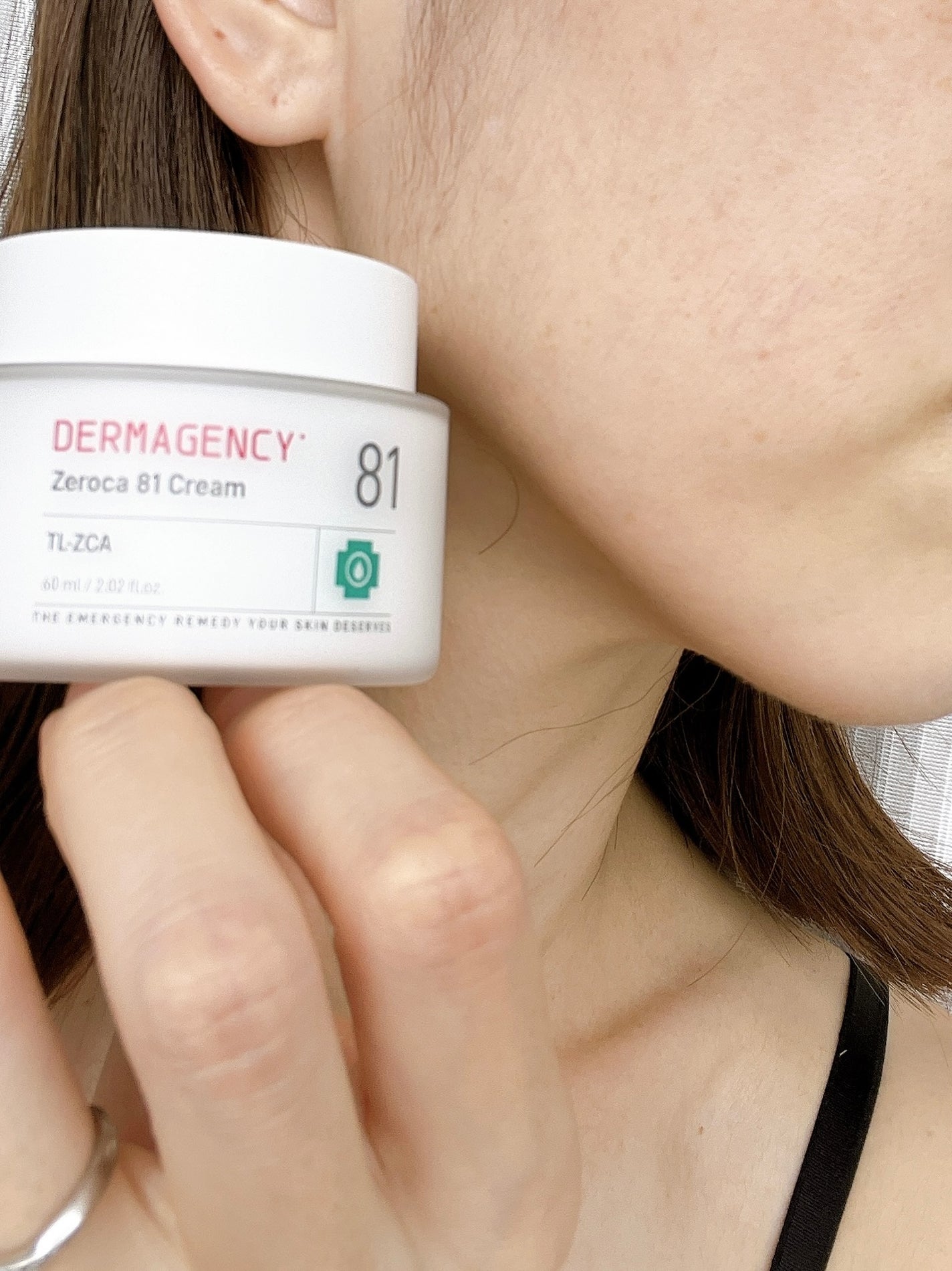 azuðãã©ãã on LIPS ã.ïŒã€ãã«8æ14æ¥ãæ¥æ¬åäžéžïŒéåœã§çºå£²æ©ã
話é¡ã®ã¹ãã³ã±..ãïŒ3æç®ïŒ