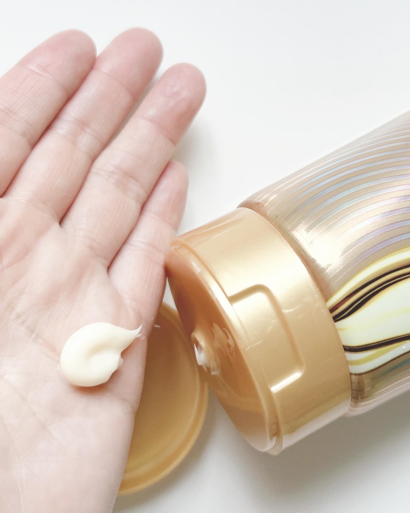 ラックス　スーパーリッチシャイン ダメージリペア　補修チューブトリートメント/LUX/洗い流すヘアトリートメントを使ったクチコミ（2枚目）