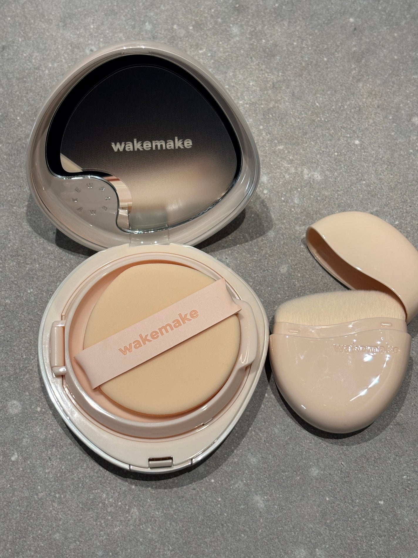 ウォーターグロウコーティングバーム/wakemake/クリーム・エマルジョンファンデーションを使ったクチコミ(2枚目)