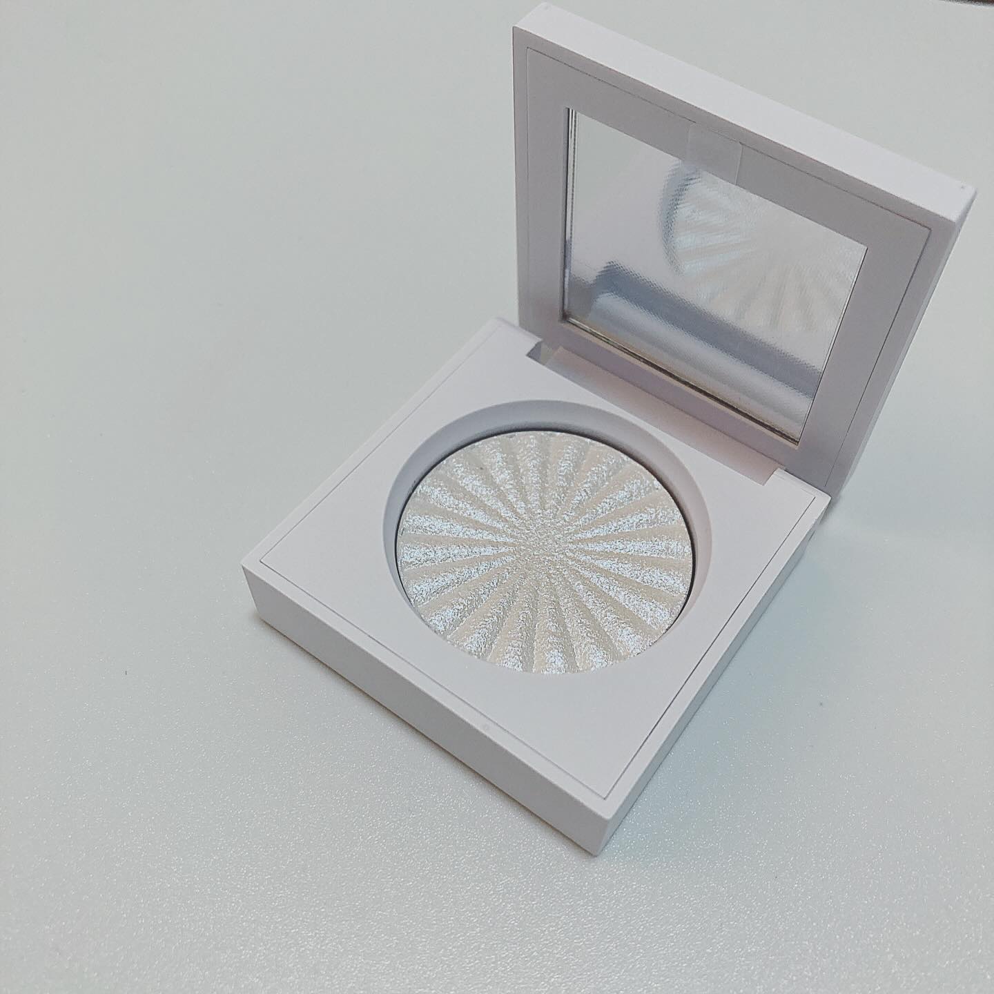 OFRA mini Highlighter/Ofra Cosmetics/パウダーハイライトを使ったクチコミ（1枚目）