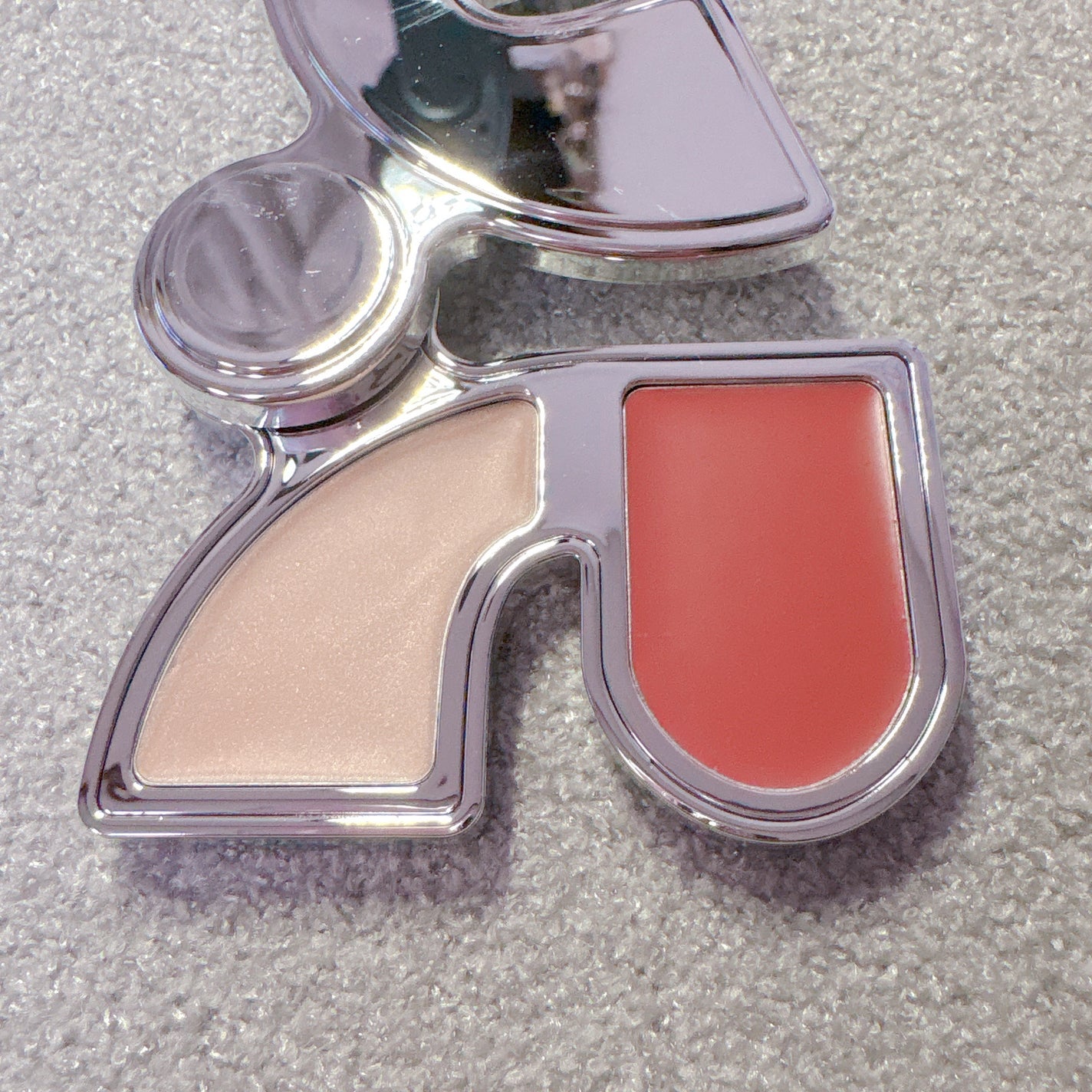 マルチブラッシュアンドハイライターデュオ/Rest & Recreation BEAUTY/ジェル・クリームチークを使ったクチコミ(3枚目)