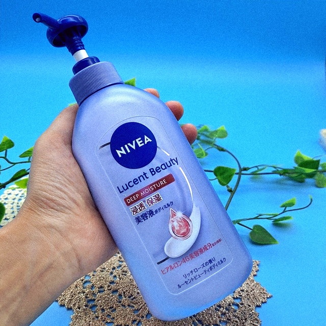 ニベア ルーセントビューティ ディープモイスチャー 浸透保湿美容液ボディミルク リッチローズの香り/ニベア/ボディミルクを使ったクチコミ（3枚目）