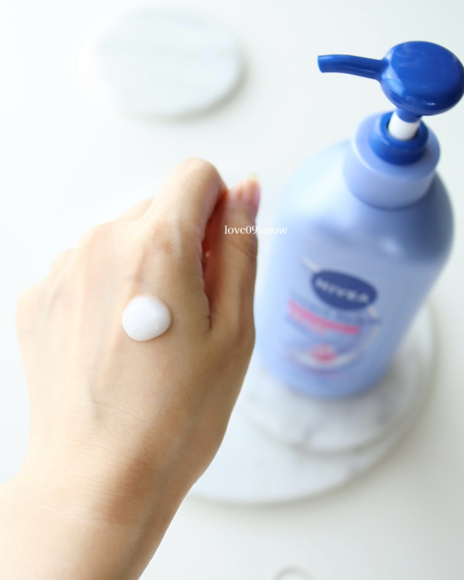 ニベア ルーセントビューティ ディープモイスチャー 浸透保湿美容液ボディミルク リッチローズの香り/ニベア/ボディミルクを使ったクチコミ（2枚目）