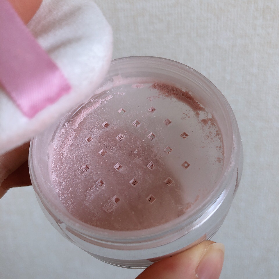 メイク キープ パウダー 桜チェリー/コーセーコスメニエンス/ルースパウダーを使ったクチコミ（2枚目）