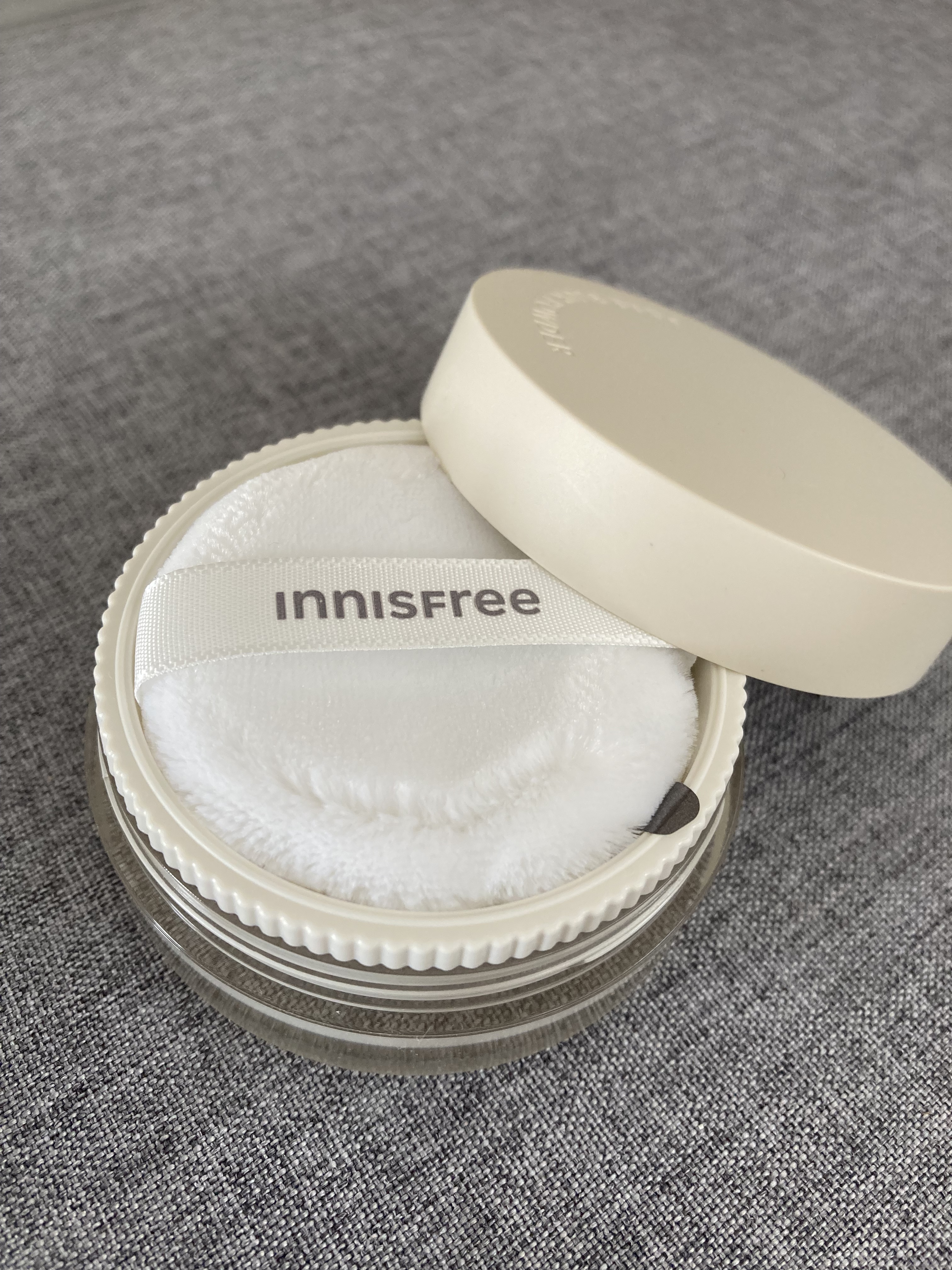 ポアブラー パウダー/innisfree/ルースパウダーを使ったクチコミ（2枚目）