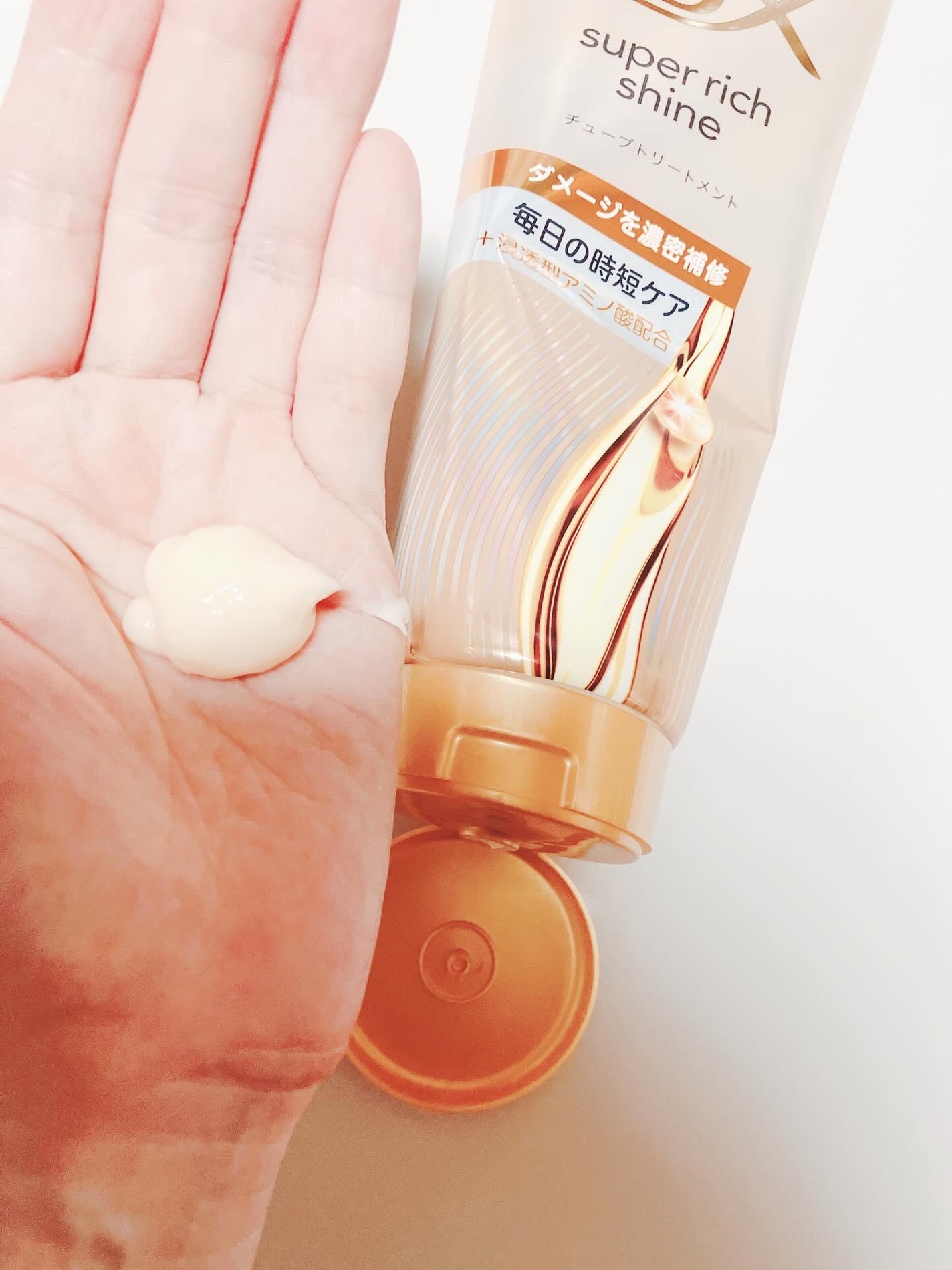 スーパーリッチシャイン ダメージリペア リッチ補修トリートメント/LUX/洗い流すヘアトリートメントを使ったクチコミ(3枚目)