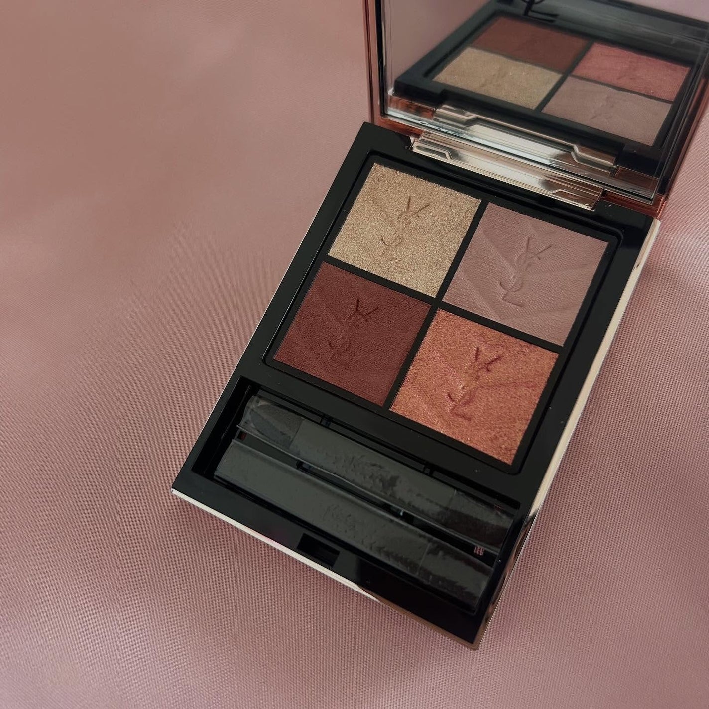 クチュール ミニ クラッチ/YVES SAINT LAURENT BEAUTE/アイシャドウパレットを使ったクチコミ(3枚目)