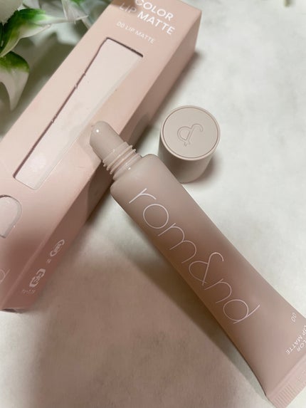 ぱすかる on LIPS 「年々と唇の縦じわが気になっており、試しに購入。無色で何も塗って..」(2枚目)