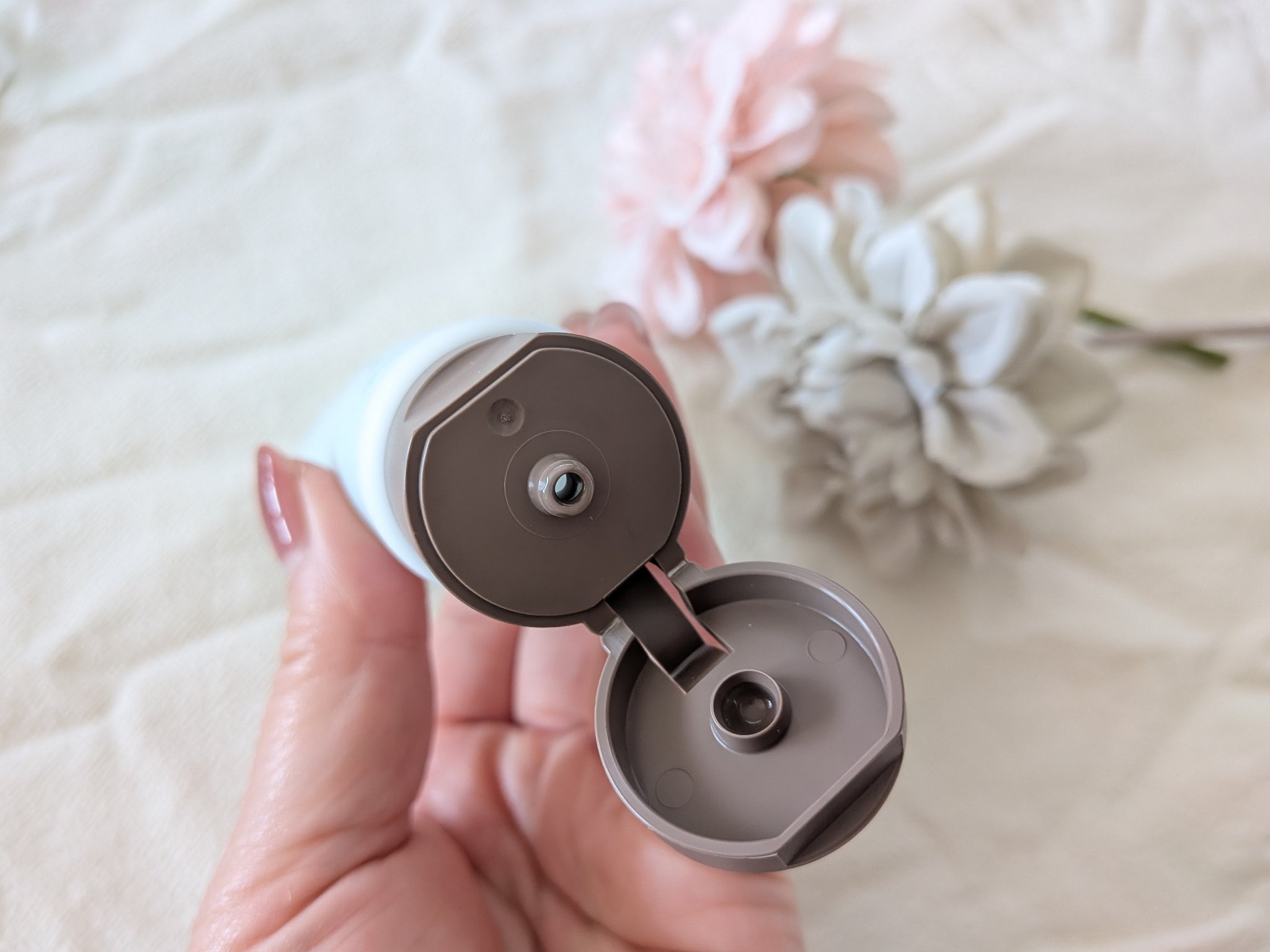 ハリーハリー　大人のハンドセラム  ＜ホワイトティーの香り＞/ハリーハリー/ハンドクリームを使ったクチコミ（3枚目）